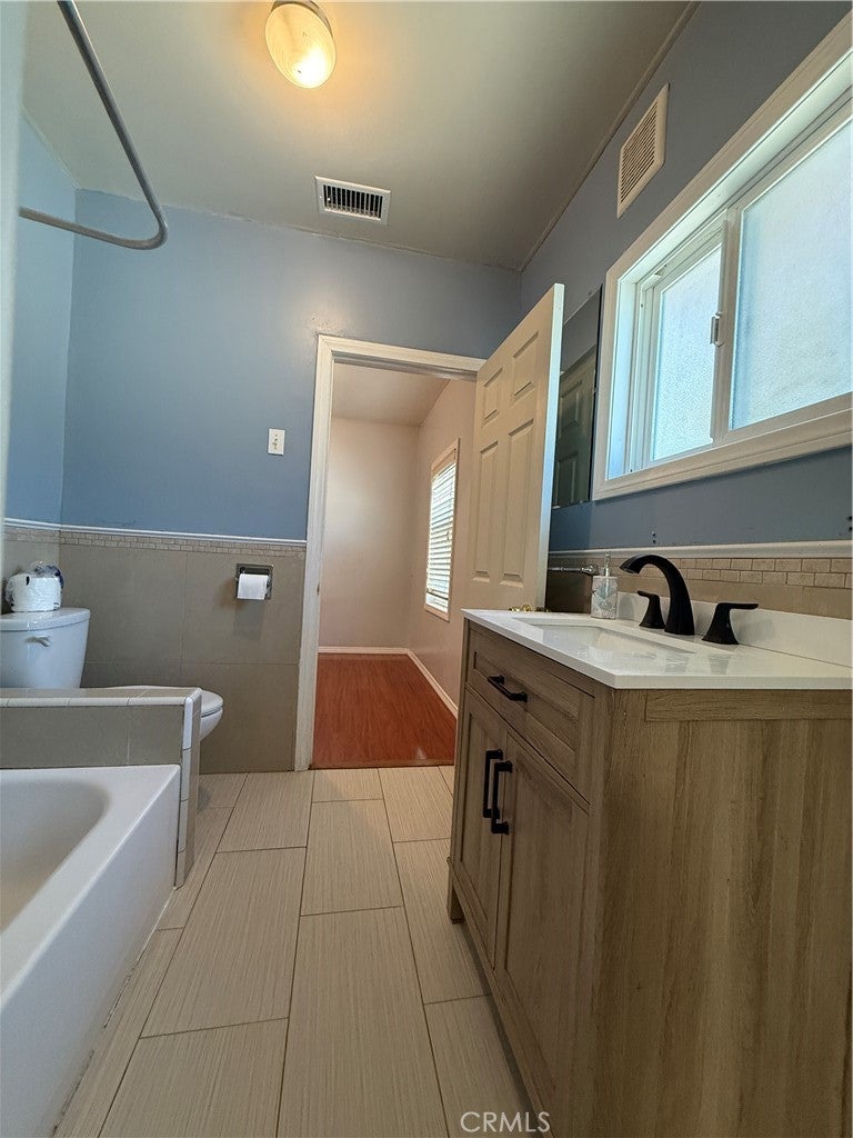 Los Angeles, California, 90042, United States, 2 Bedrooms Bedrooms, ,1 BathroomBathrooms,Residential,For Sale,1795464