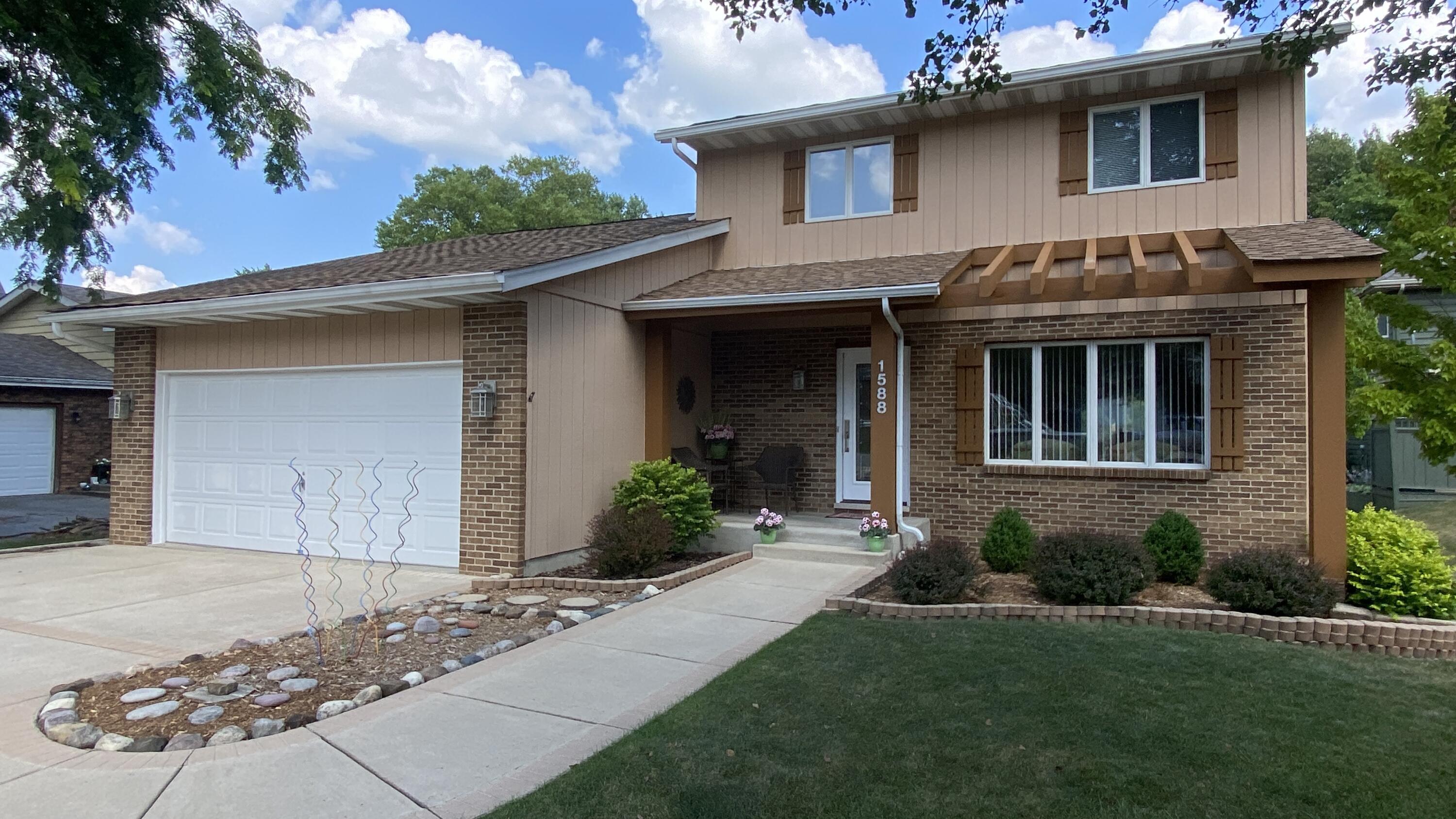 Crown Point, Indiana, 46307, United States, 4 Bedrooms Bedrooms, ,3 BathroomsBathrooms,Residential,For Sale,1924051