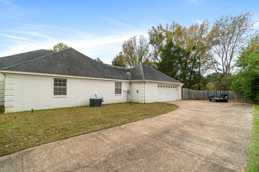 OXFORD, Mississippi, 38655, United States, 4 Bedrooms Bedrooms, ,3 BathroomsBathrooms,Residential,For Sale,1991795