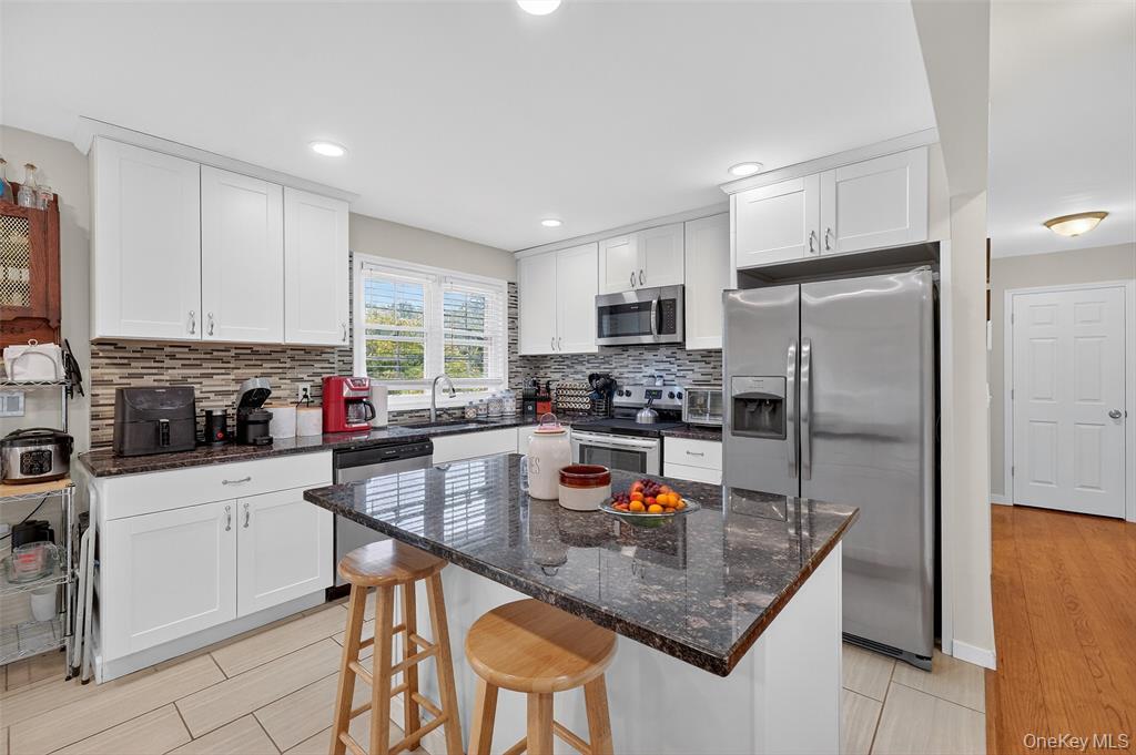 New Windsor, New York, 12553, United States, 4 Bedrooms Bedrooms, ,2 BathroomsBathrooms,Residential,For Sale,1977430