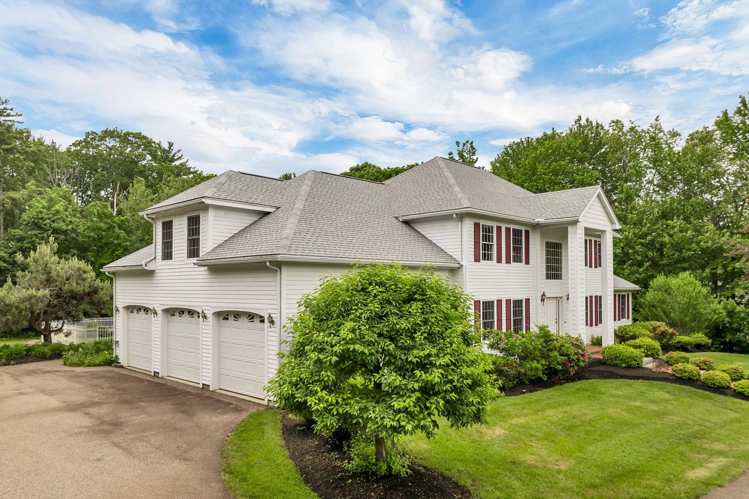Gilford, New Hampshire, 03249, United States, 4 Bedrooms Bedrooms, ,4 BathroomsBathrooms,Residential,For Sale,1857235
