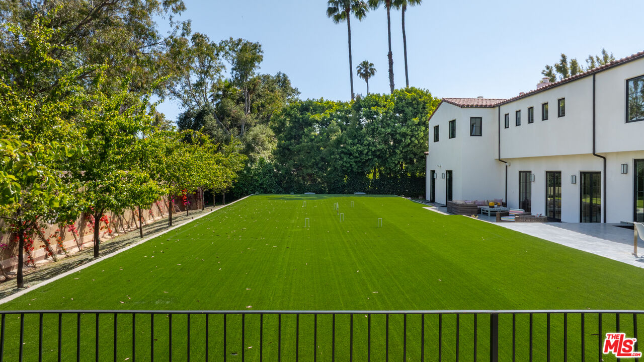 Los Angeles, California, 90077, United States, 5 Bedrooms Bedrooms, ,7 BathroomsBathrooms,Residential,For Sale,1768460
