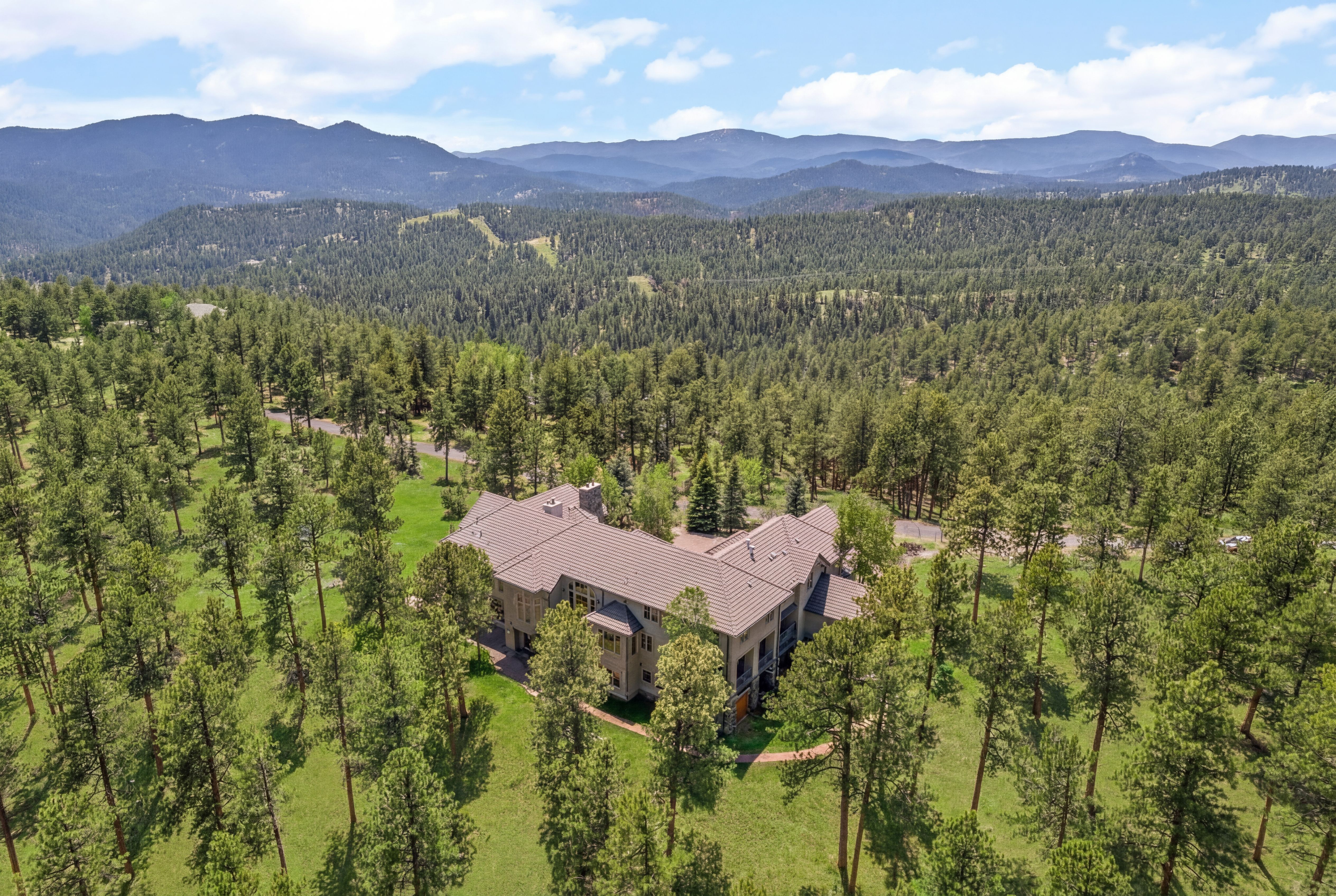  Extraordinary Custom Estate - 物件實景