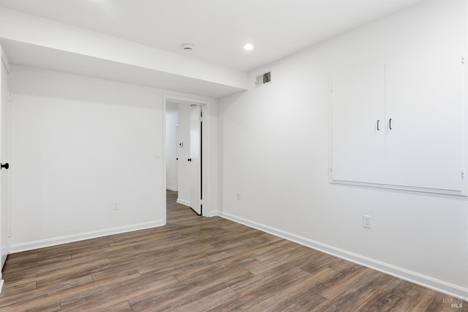 Corte Madera, California, 94925, United States, 6 Bedrooms Bedrooms, ,3 BathroomsBathrooms,Residential,For Sale,1986479