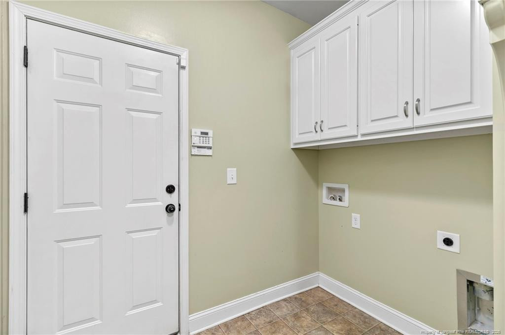 Sanford, North Carolina, 27332, United States, 4 Bedrooms Bedrooms, ,4 BathroomsBathrooms,Residential,For Sale,1891962