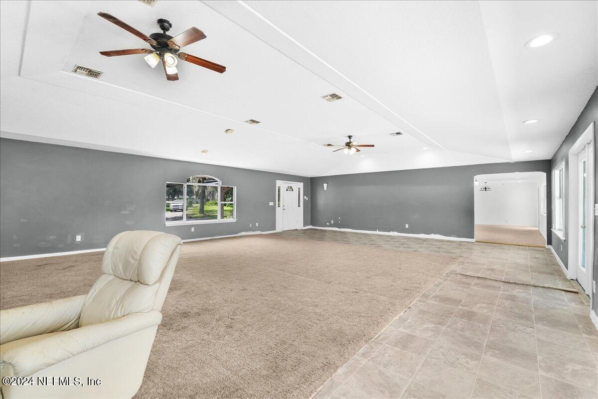 East Palatka, Florida, 32131, United States, 4 Bedrooms Bedrooms, ,4 BathroomsBathrooms,Residential,For Sale,1922938