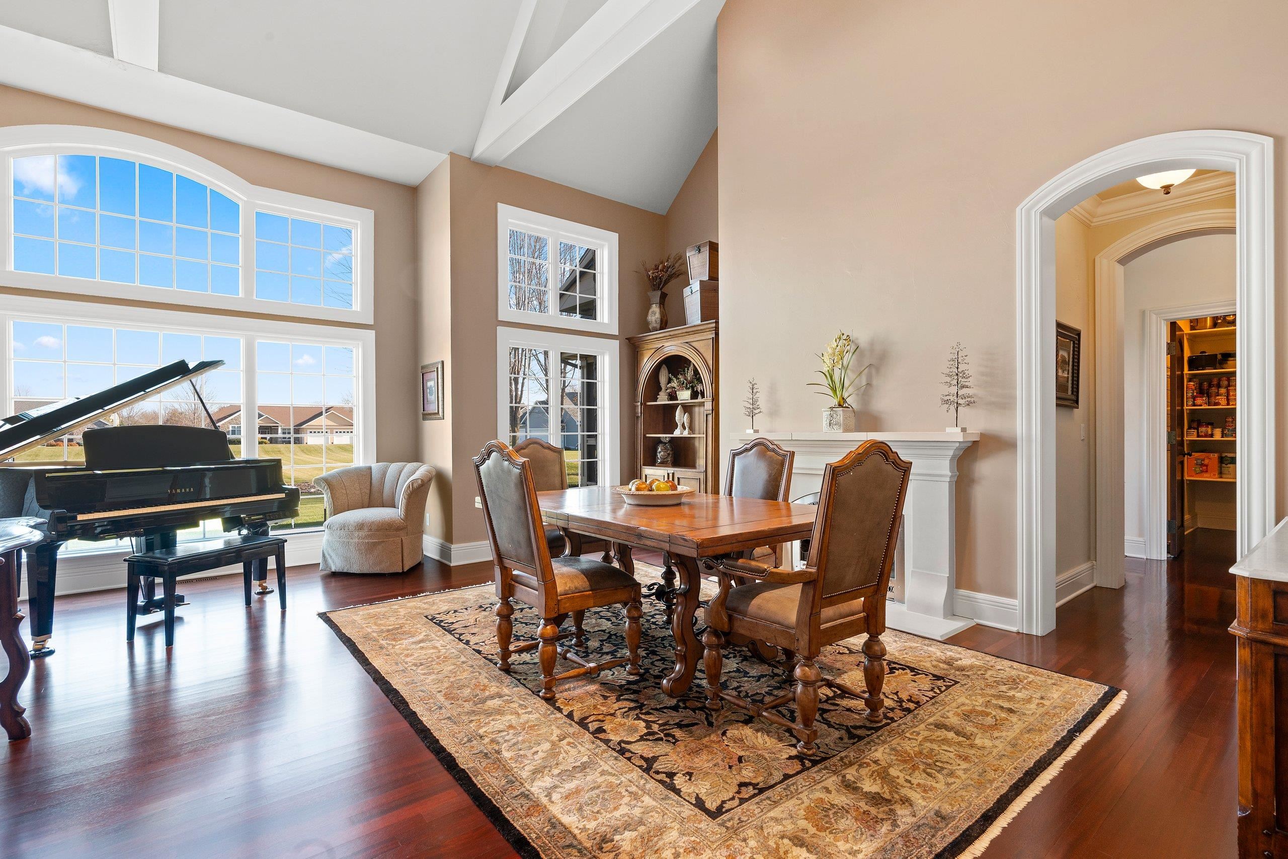 MENASHA, Wisconsin, 54952, United States, 6 Bedrooms Bedrooms, ,5 BathroomsBathrooms,Residential,For Sale,1994548