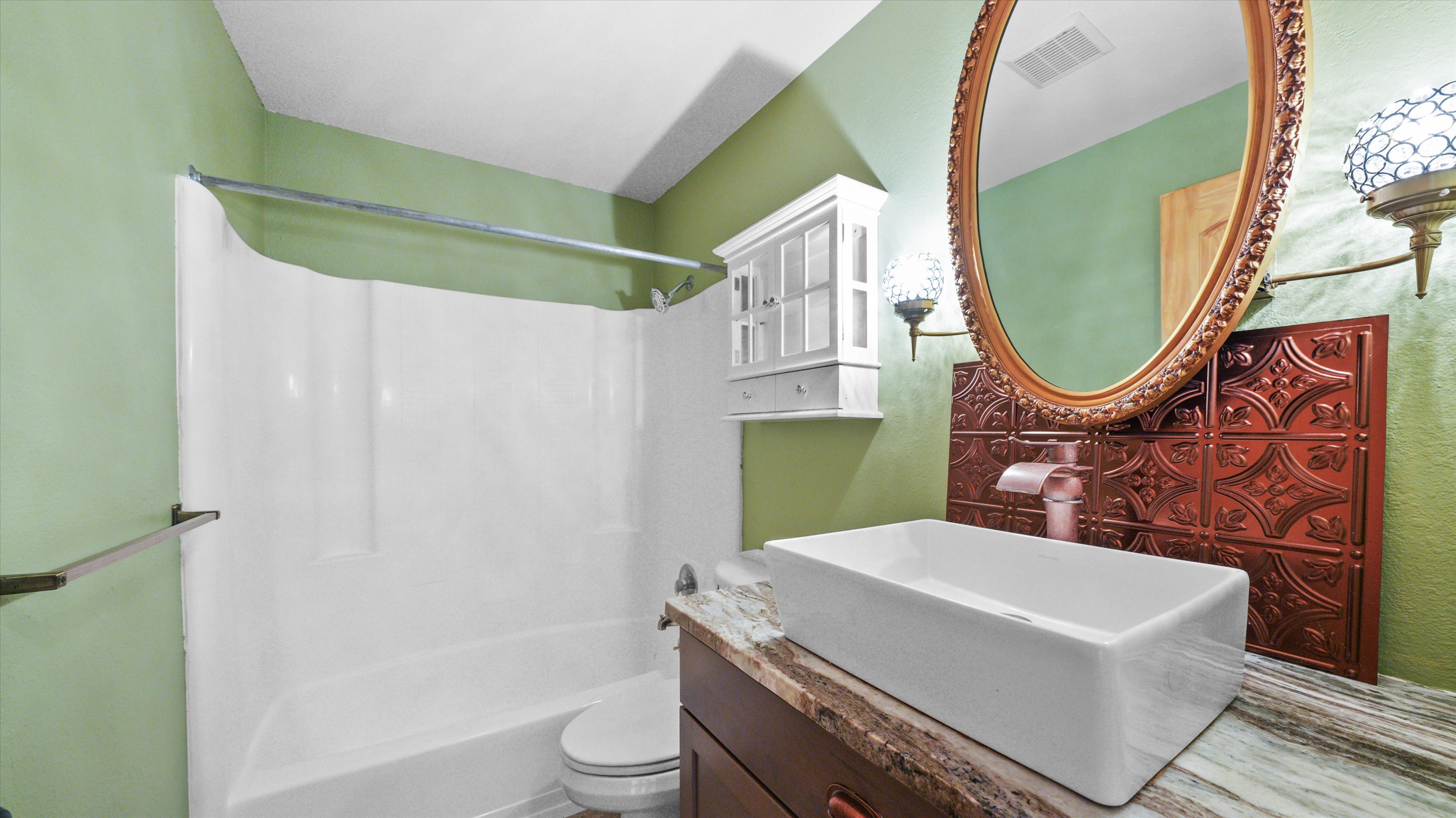  Updated and move in ready - 物件實景