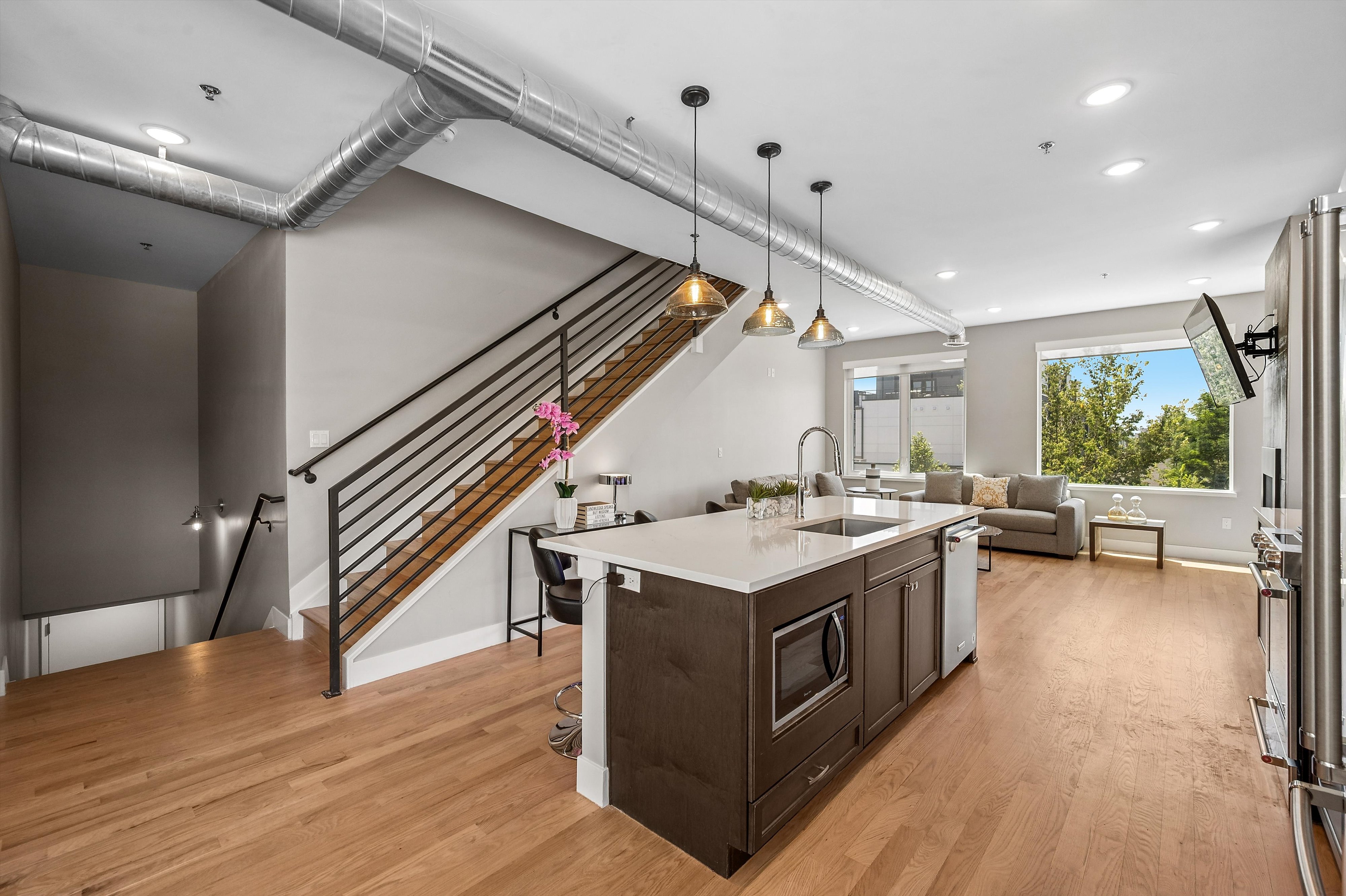  Condo Perched Above Jefferson Park with Rooftop Deck - 物件實景