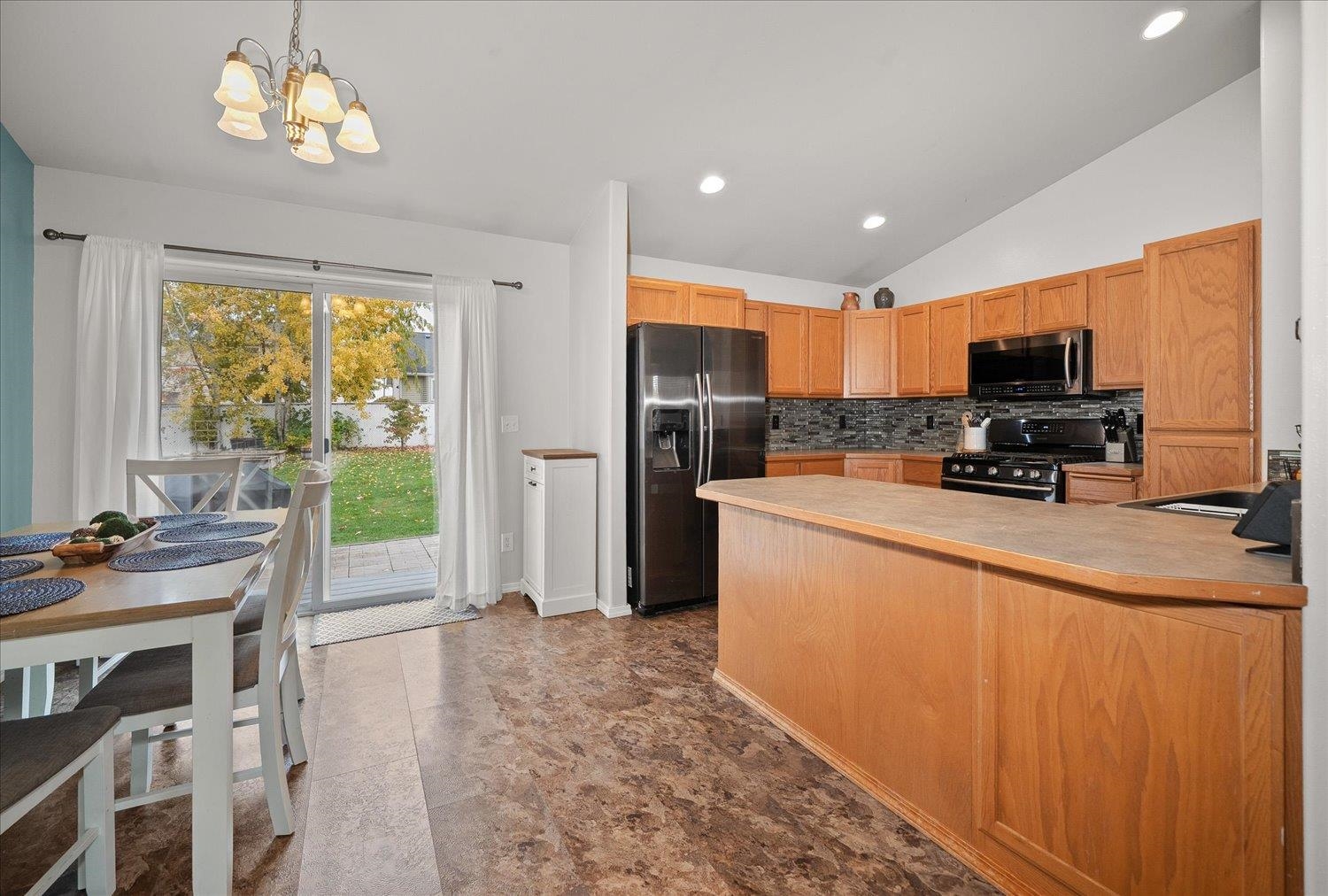 Spokane Valley, Washington, 99016, United States, 5 Bedrooms Bedrooms, ,3 BathroomsBathrooms,Residential,For Sale,1990389