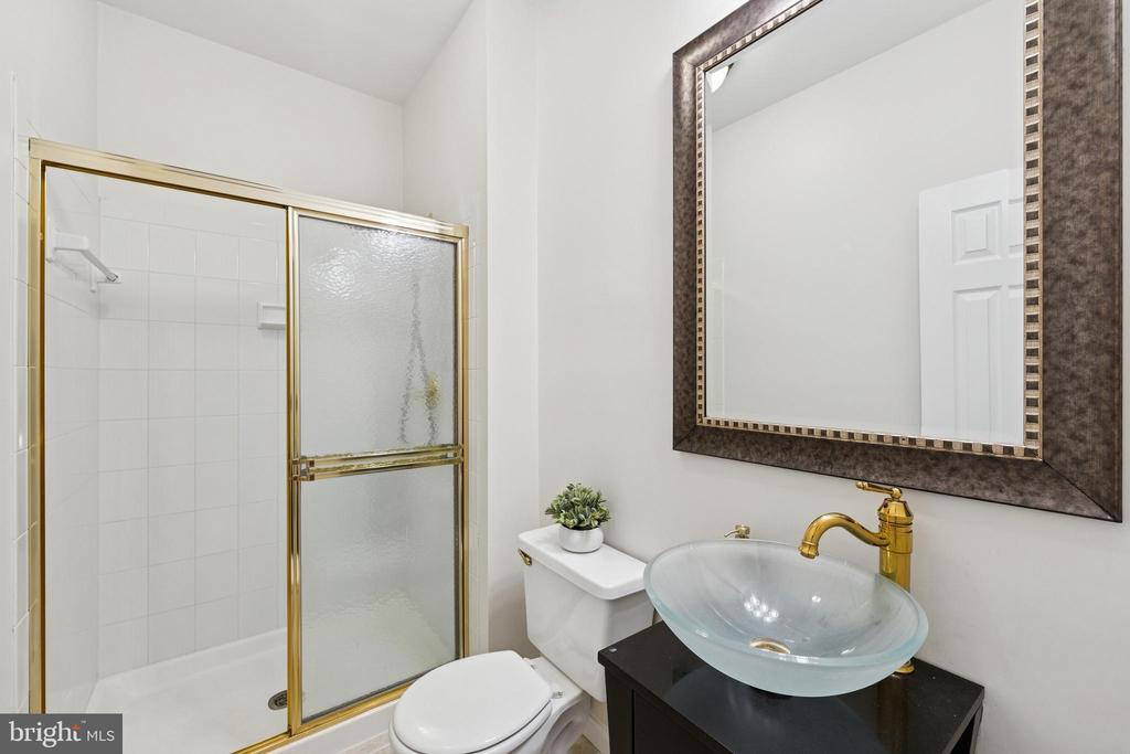 Fairfax Station, Virginia, 22039, United States, 5 Bedrooms Bedrooms, ,4 BathroomsBathrooms,Residential,For Sale,1887245