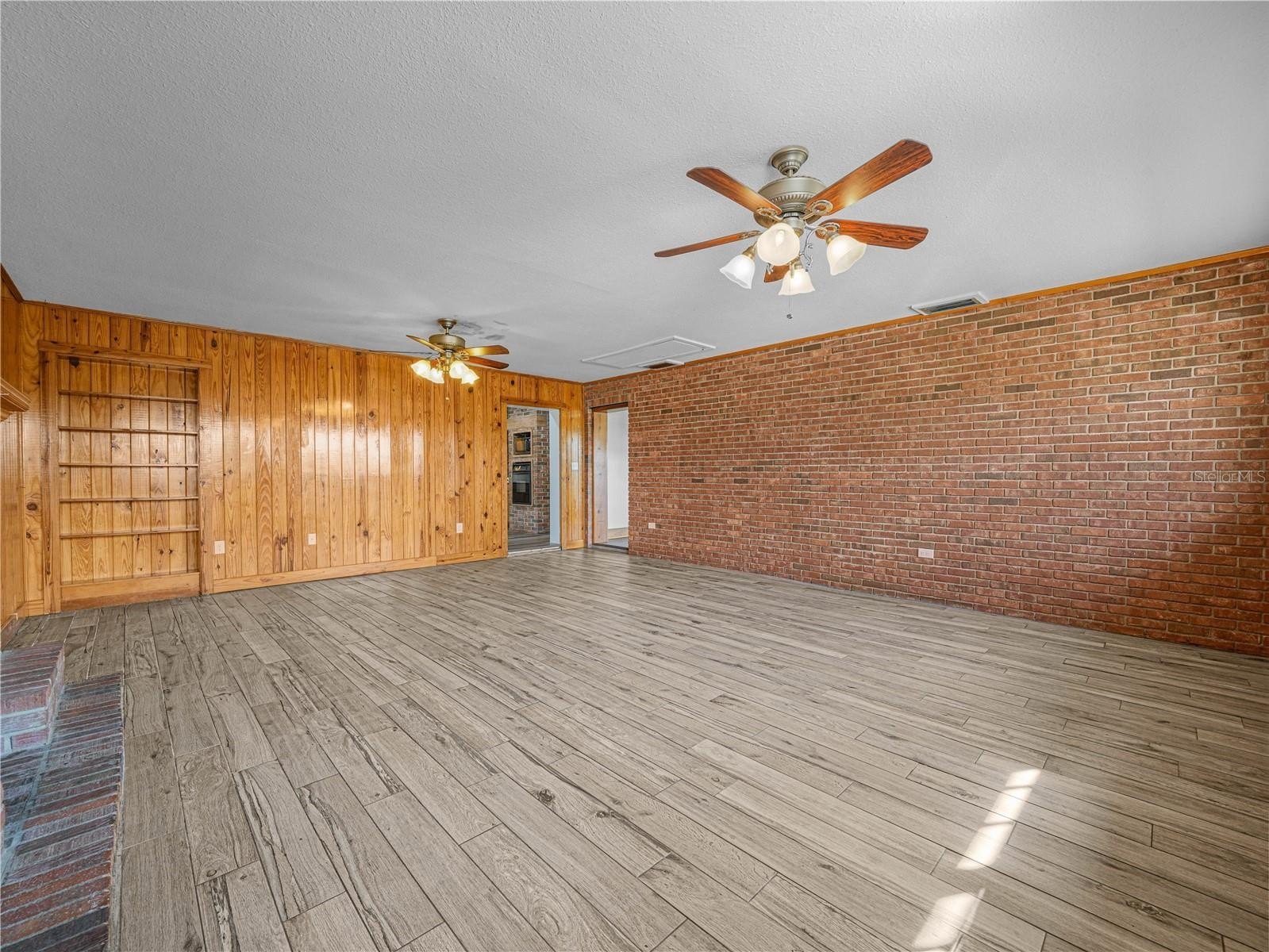 FROSTPROOF, Florida, 33843, United States, 6 Bedrooms Bedrooms, ,3 BathroomsBathrooms,Residential,For Sale,2006124