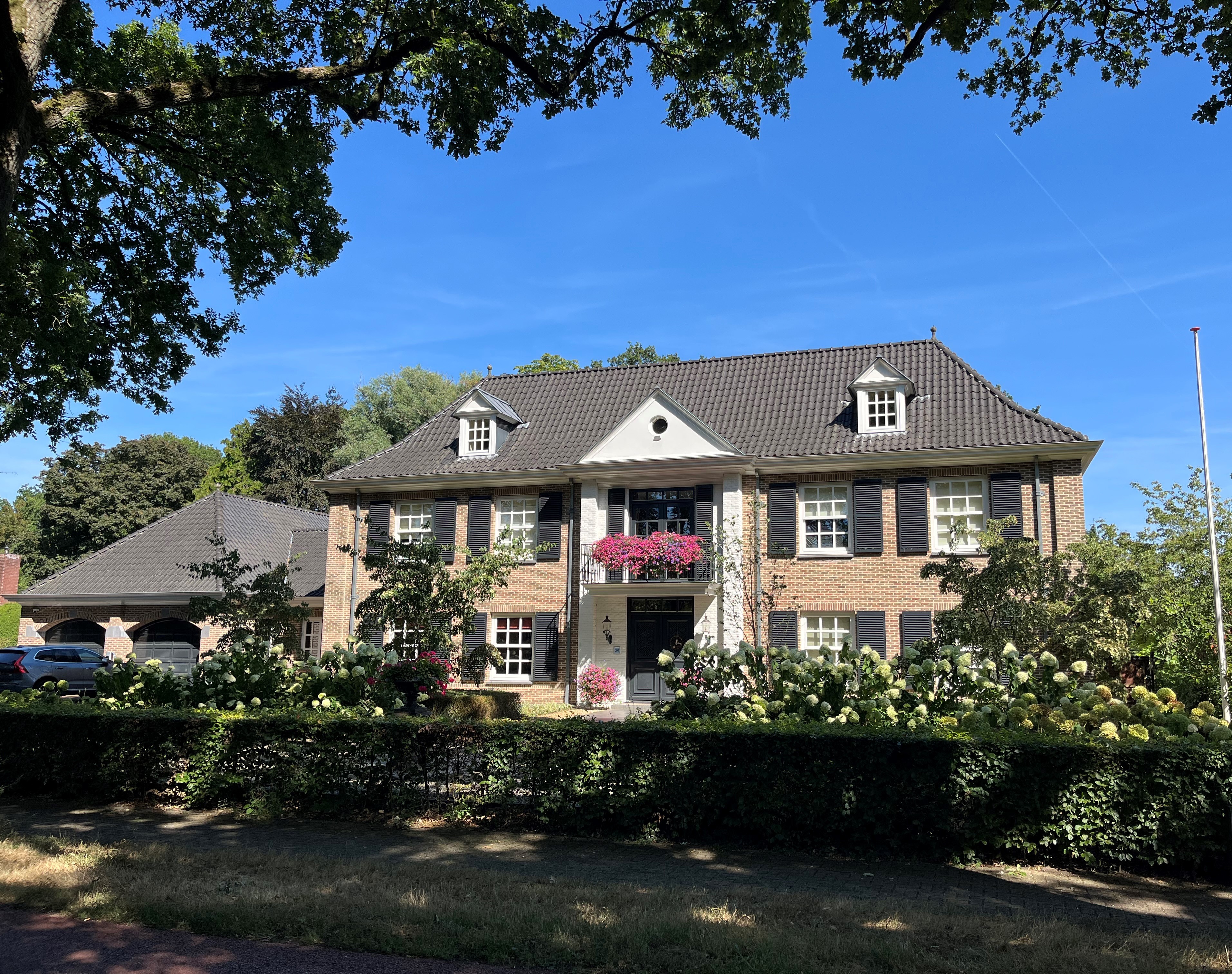  Stately elegance with a contemporary soul – a unique family residence - 物件實景