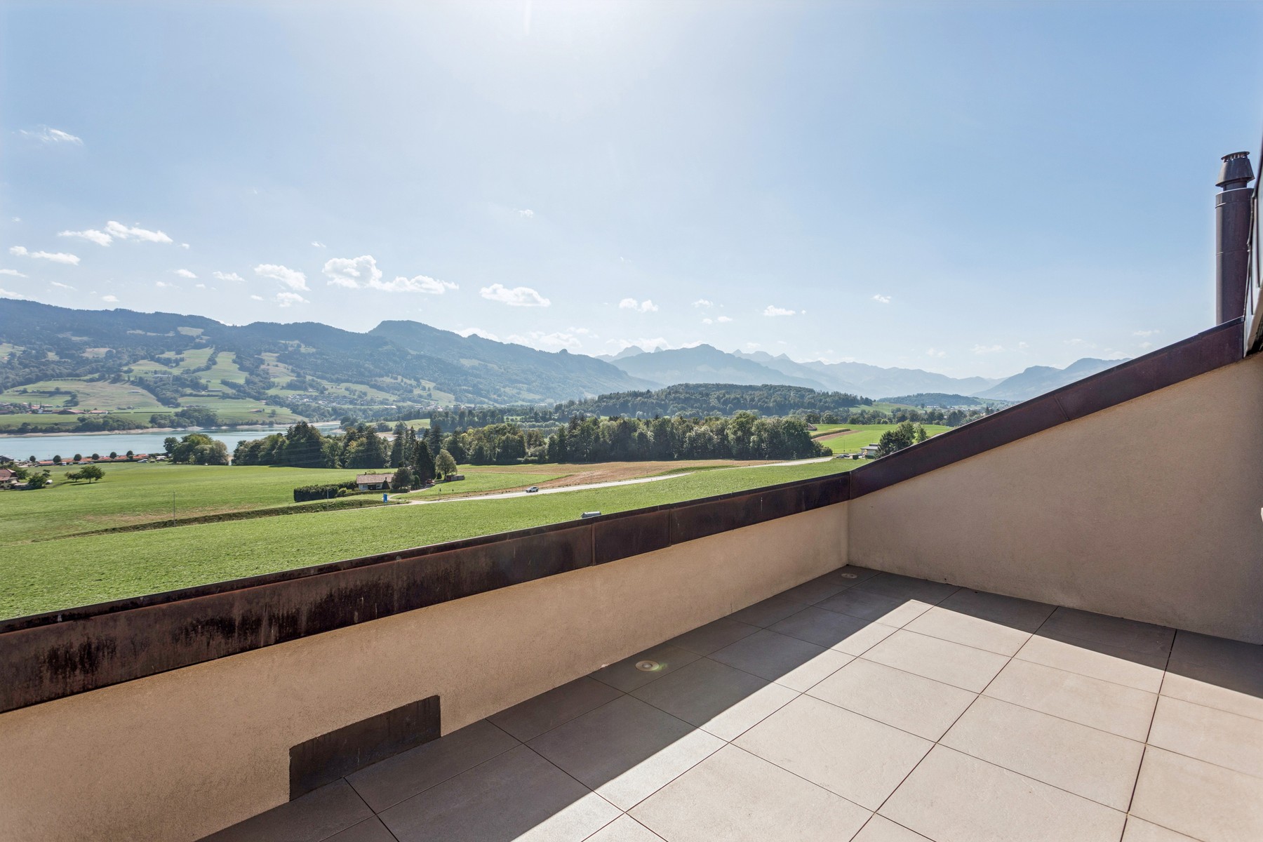  Stunning duplex penthouse with breathtaking views of Lake Gruyère - 物件實景
