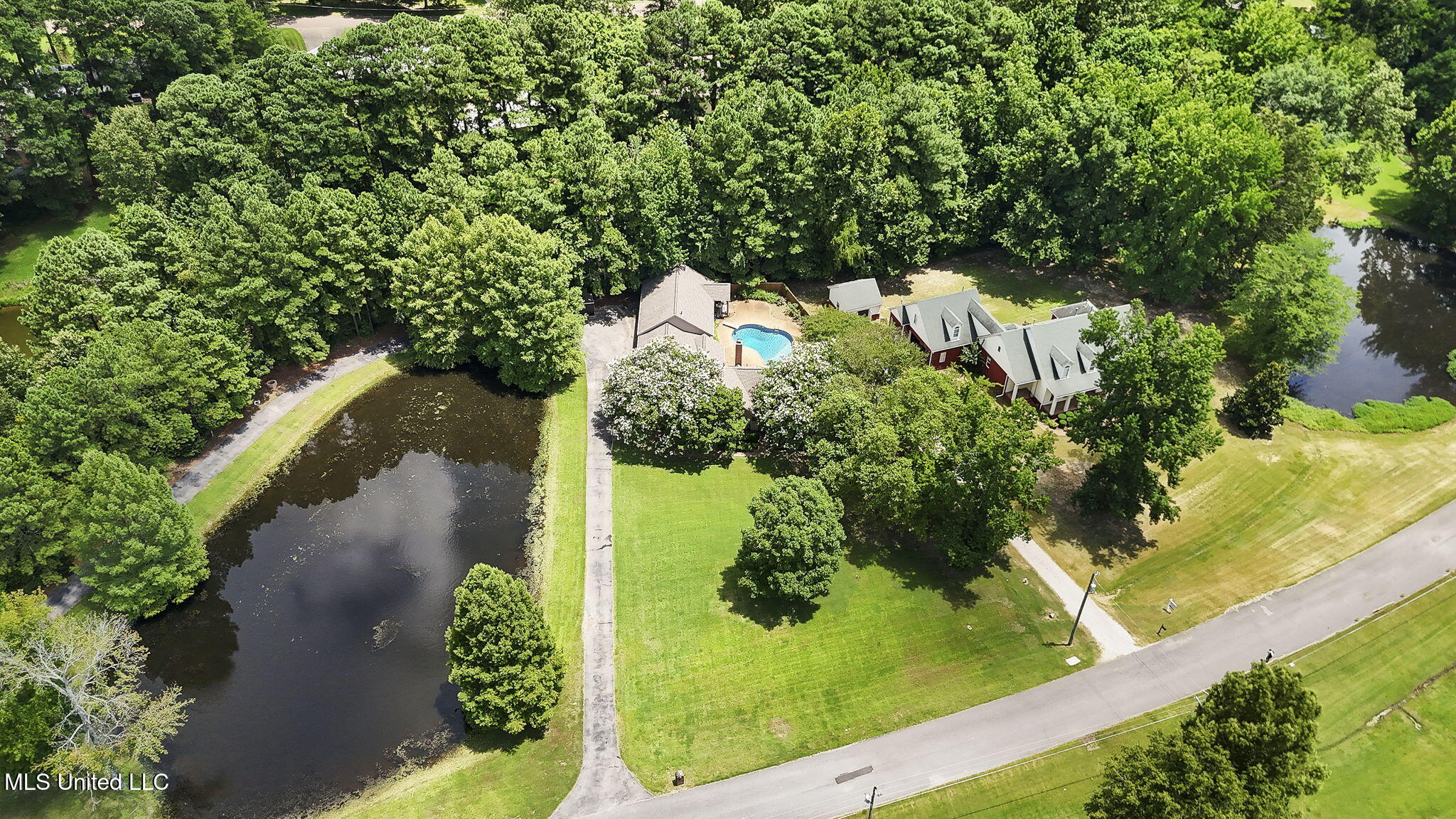 Olive Branch, Mississippi, 38654, United States, 5 Bedrooms Bedrooms, ,3 BathroomsBathrooms,Residential,For Sale,1898355