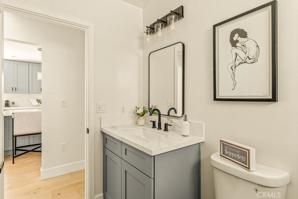 Los Angeles, California, 90018, United States, 3 Bedrooms Bedrooms, ,2 BathroomsBathrooms,Residential,For Sale,1905808