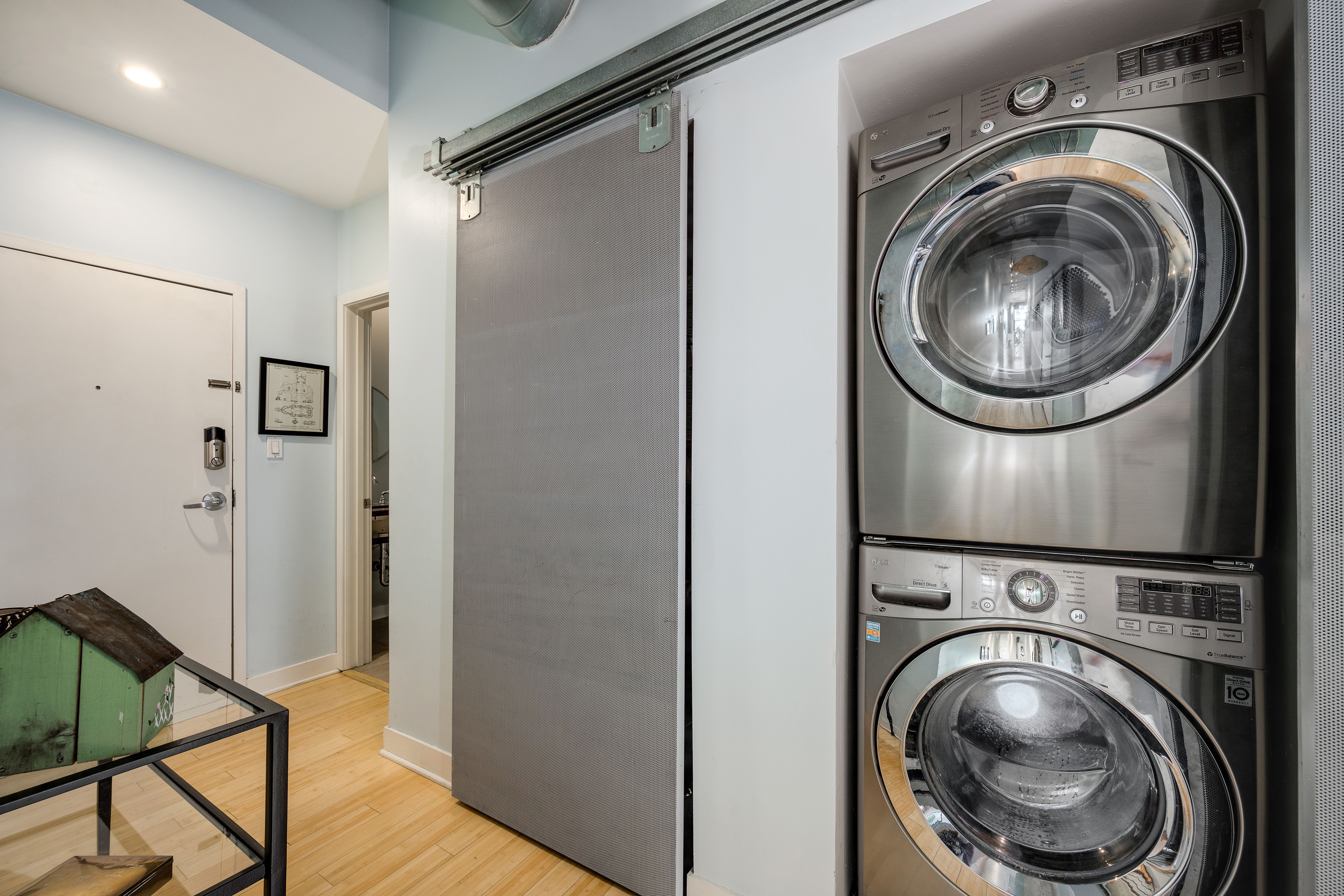  Discover the Charm of this Vibrant Southeast Corner Loft Condo - 物件實景