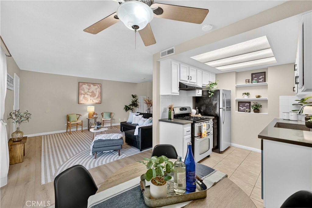 Hacienda Heights, California, 91745, United States, 2 Bedrooms Bedrooms, ,2 BathroomsBathrooms,Residential,For Sale,1985650