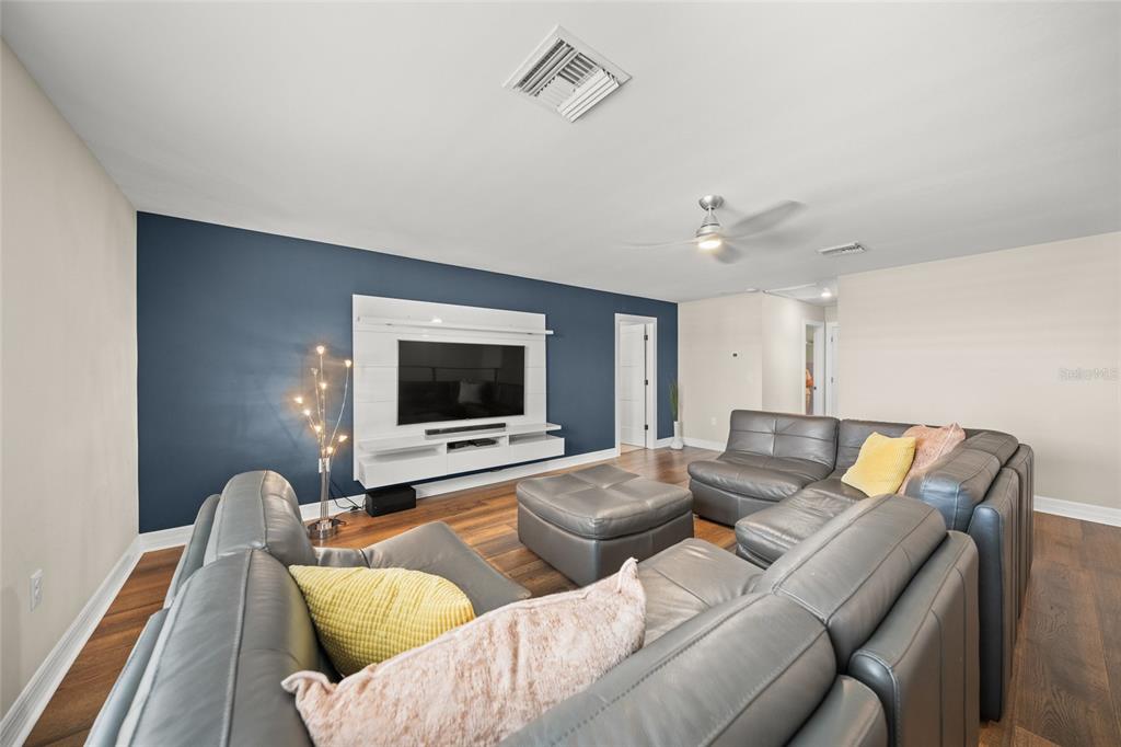 Bradenton, Florida, 34211, United States, 4 Bedrooms Bedrooms, ,4 BathroomsBathrooms,Residential,For Sale,1723904
