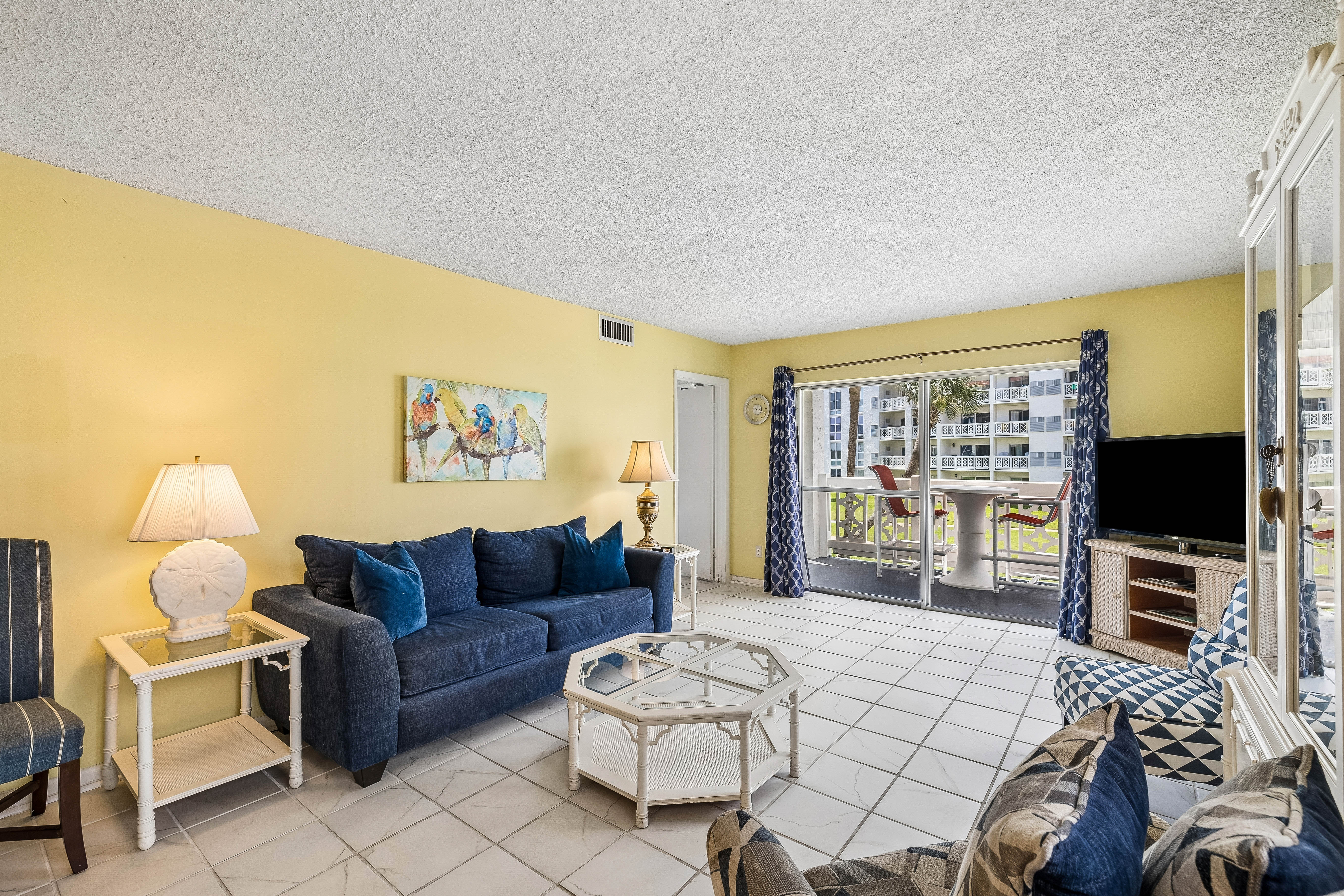  Gulf-Front Corner Retreat In Sought-After Community Near Amenities - 物件實景