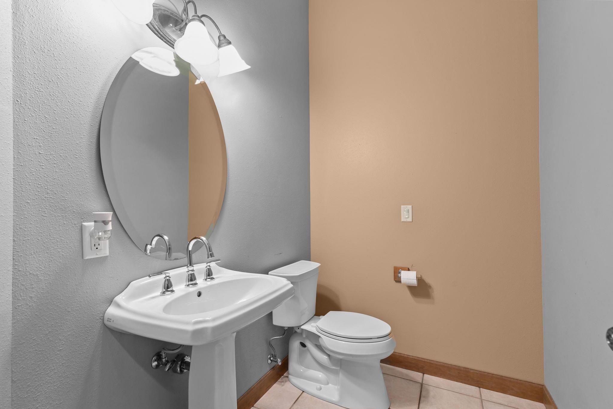 Berlin, Wisconsin, 54923, United States, 5 Bedrooms Bedrooms, ,4 BathroomsBathrooms,Residential,For Sale,1974961