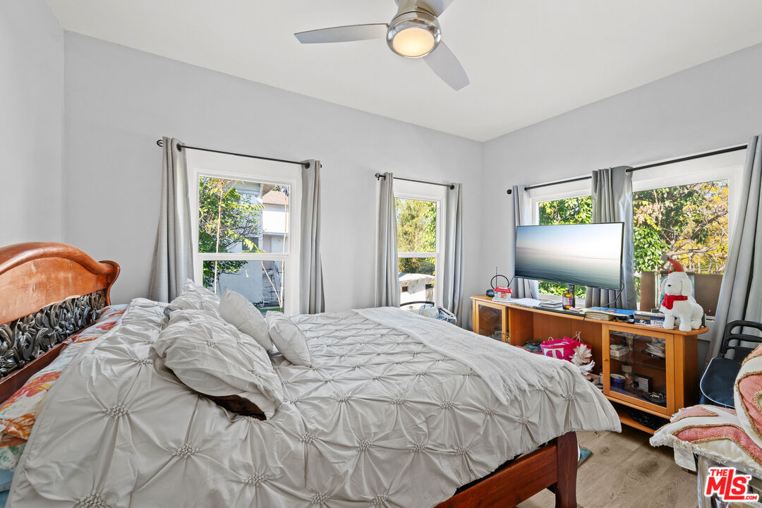 Los Angeles, California, 90042, United States, 3 Bedrooms Bedrooms, ,Residential,For Sale,2001820