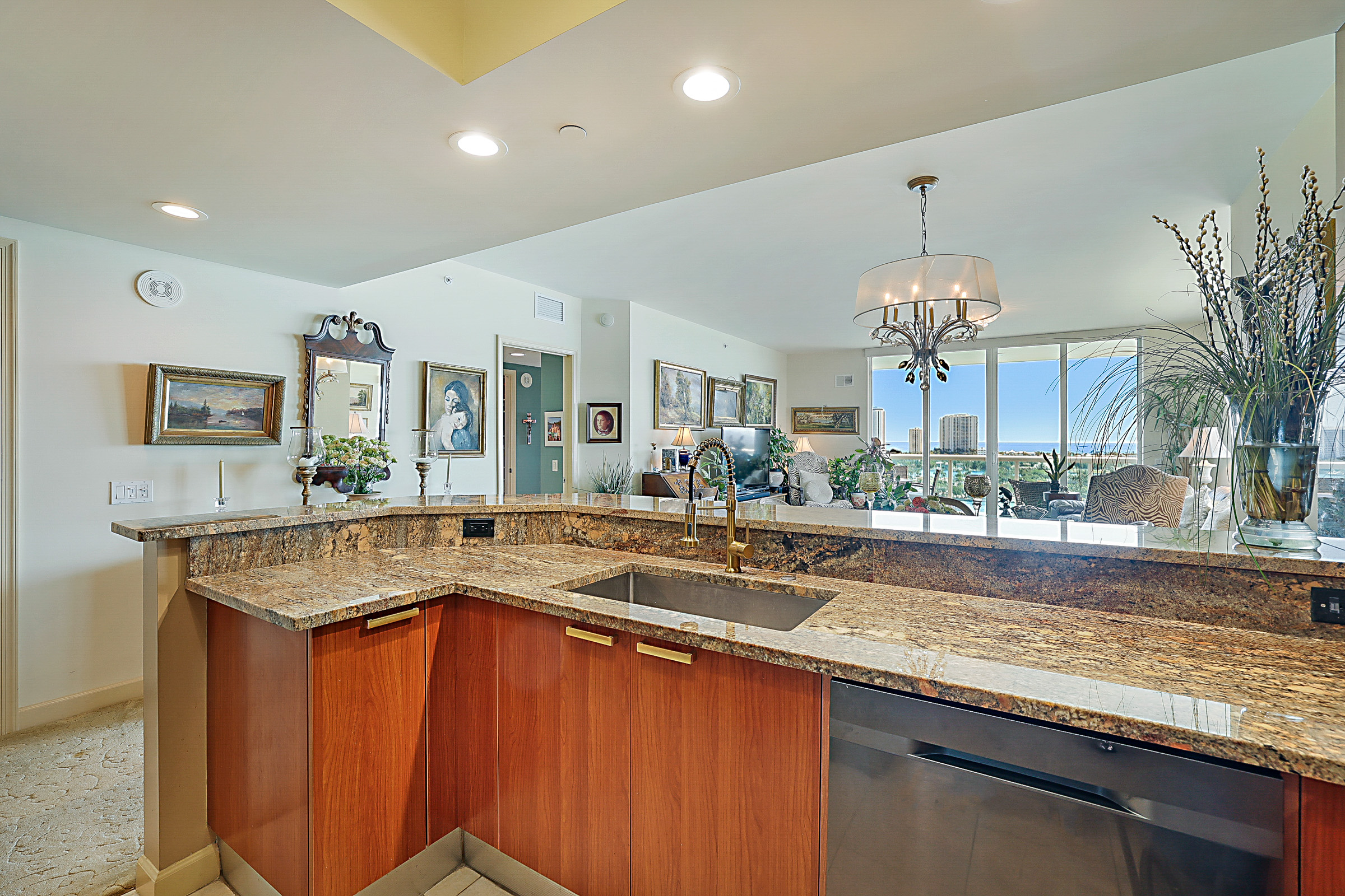  2640 Lake Shore Drive, Riviera Beach, FL, 33404 - 物件實景