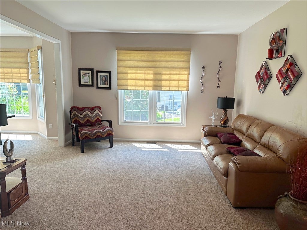 Twinsburg, Ohio, 44087, United States, 4 Bedrooms Bedrooms, ,4 BathroomsBathrooms,Residential,For Sale,1927884
