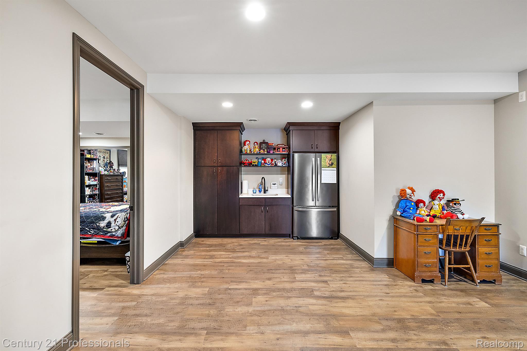 Davisburg, Michigan, 48350, United States, 5 Bedrooms Bedrooms, ,4 BathroomsBathrooms,Residential,For Sale,1978362