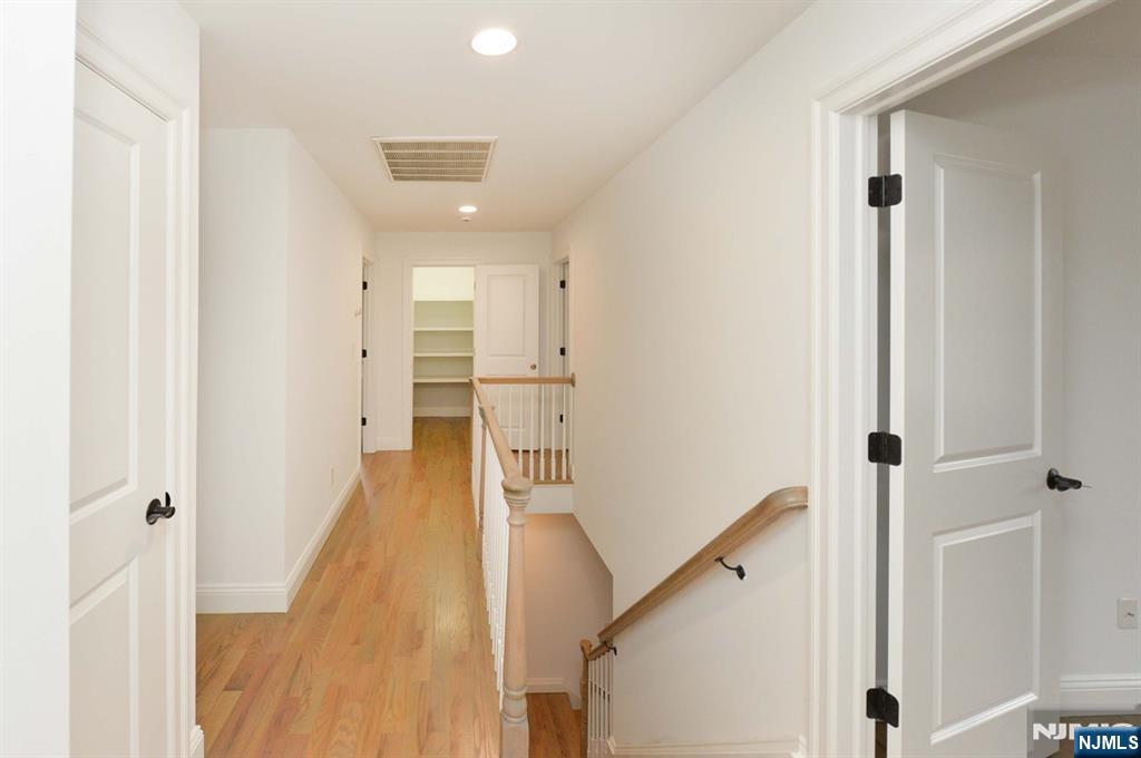 Mahwah, New Jersey, 07430, United States, 4 Bedrooms Bedrooms, ,3 BathroomsBathrooms,Residential,For Sale,1989324