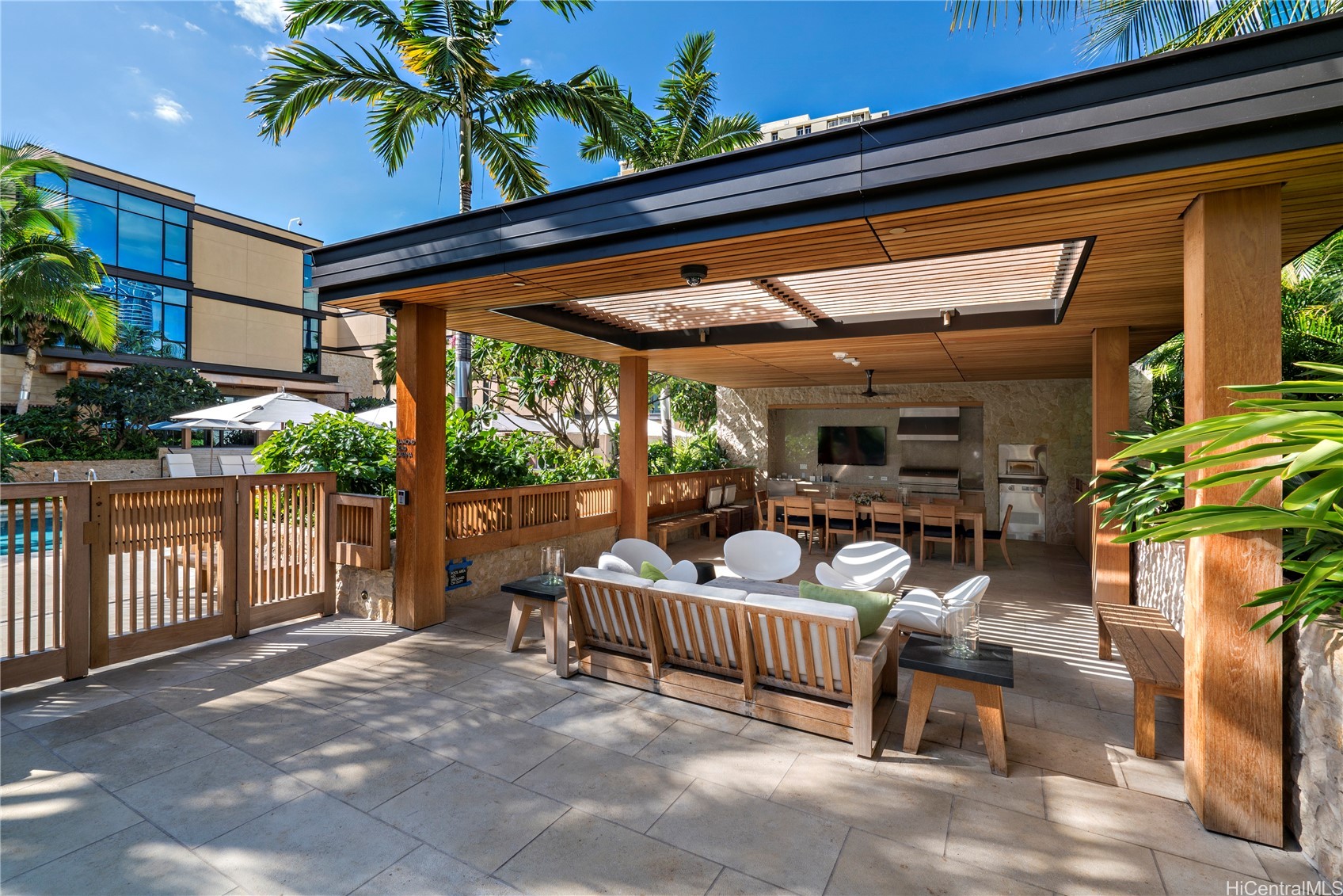 Honolulu, Hawaii, 96814, United States, 3 Bedrooms Bedrooms, ,4 BathroomsBathrooms,Residential,For Sale,1991765