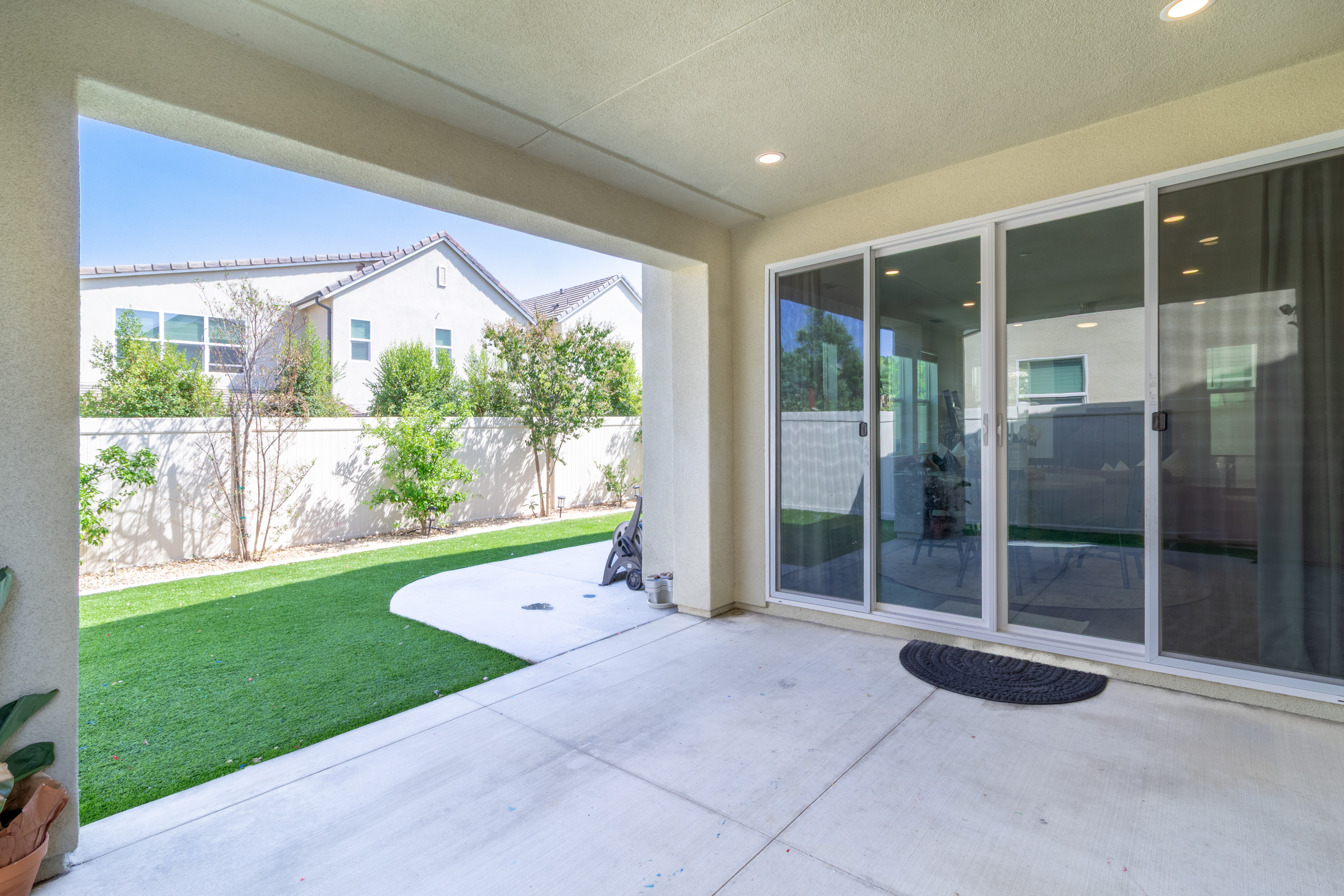 Corona, California, 92883, United States, 4 Bedrooms Bedrooms, ,3 BathroomsBathrooms,Residential,For Sale,1922003