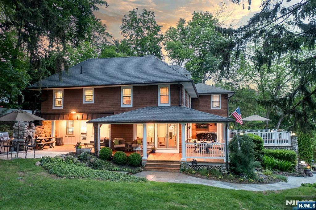 Ramsey, New Jersey, 07446, United States, 6 Bedrooms Bedrooms, ,5 BathroomsBathrooms,Residential,For Sale,1847263