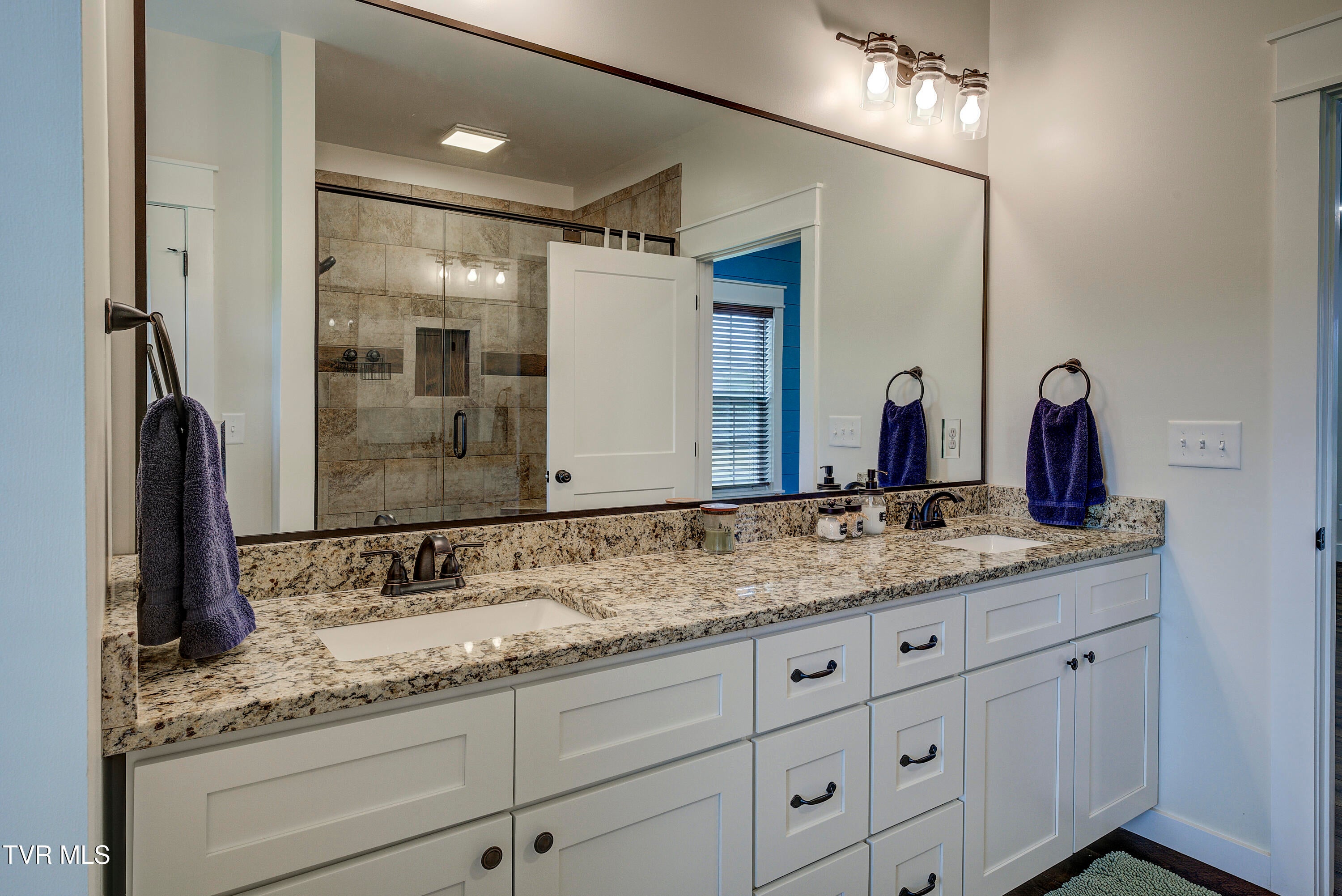 Jonesborough, Tennessee, 37659, United States, 3 Bedrooms Bedrooms, ,3 BathroomsBathrooms,Residential,For Sale,2000910