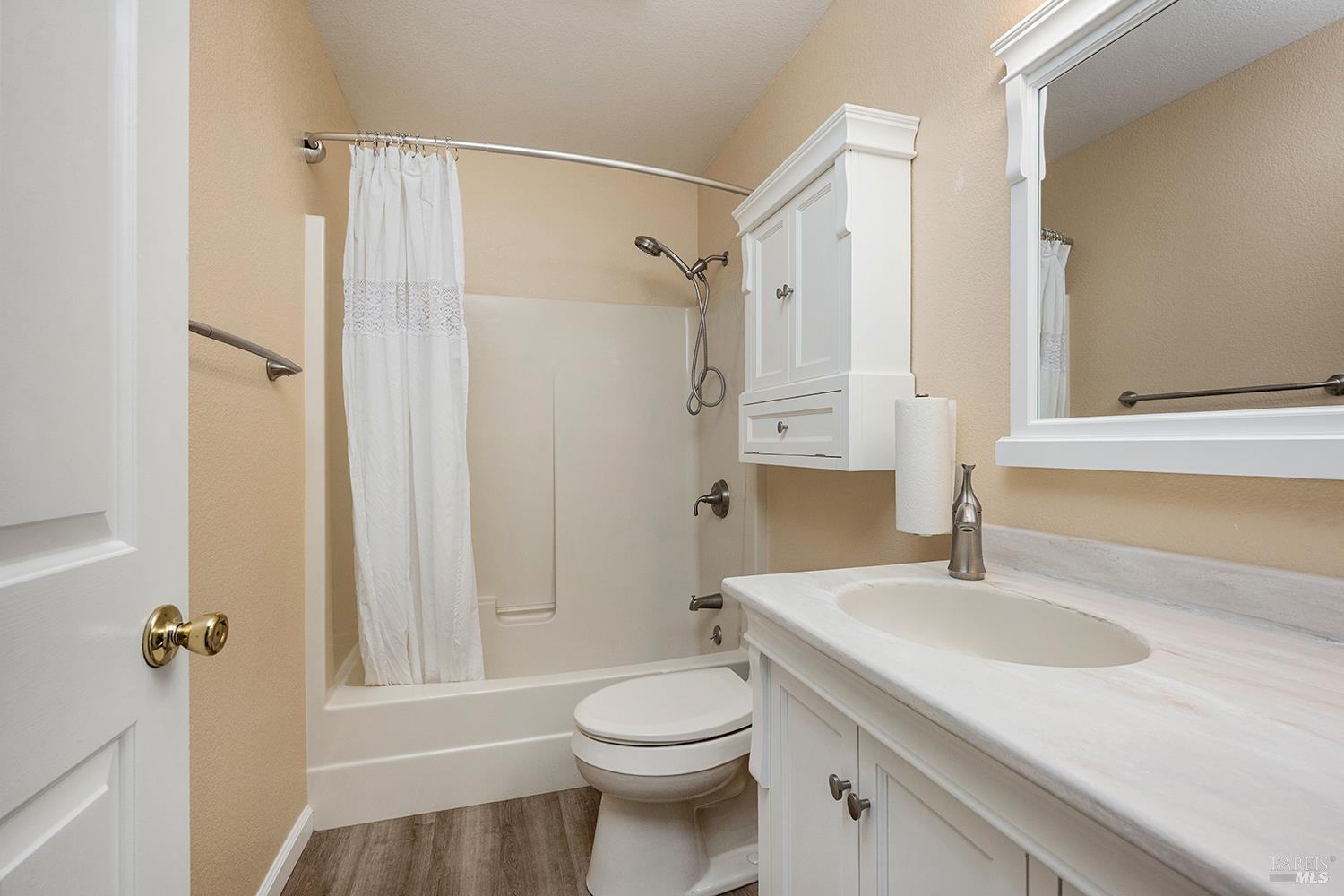 Graton, California, 95444, United States, 3 Bedrooms Bedrooms, ,2 BathroomsBathrooms,Residential,For Sale,1994914