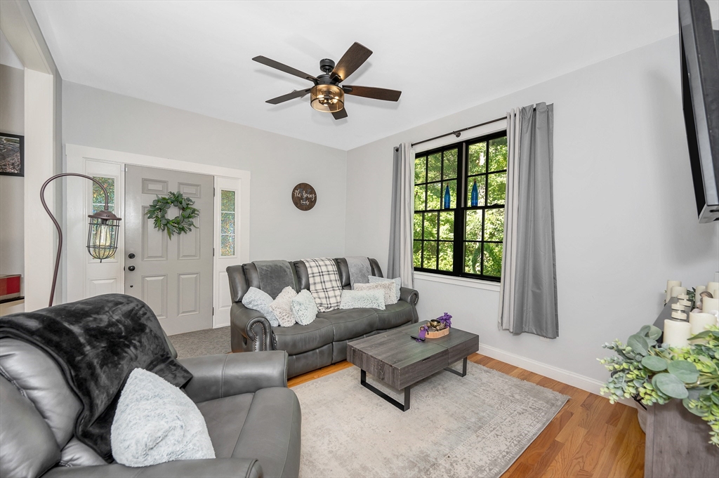 Billerica, Massachusetts, 01862, United States, 3 Bedrooms Bedrooms, ,3 BathroomsBathrooms,Residential,For Sale,1996389