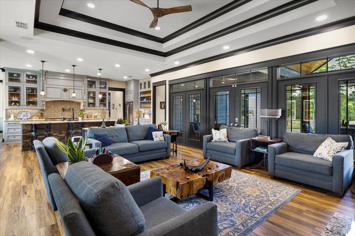 Long Branch, Texas, 75669, United States, 4 Bedrooms Bedrooms, ,4 BathroomsBathrooms,Residential,For Sale,1908688