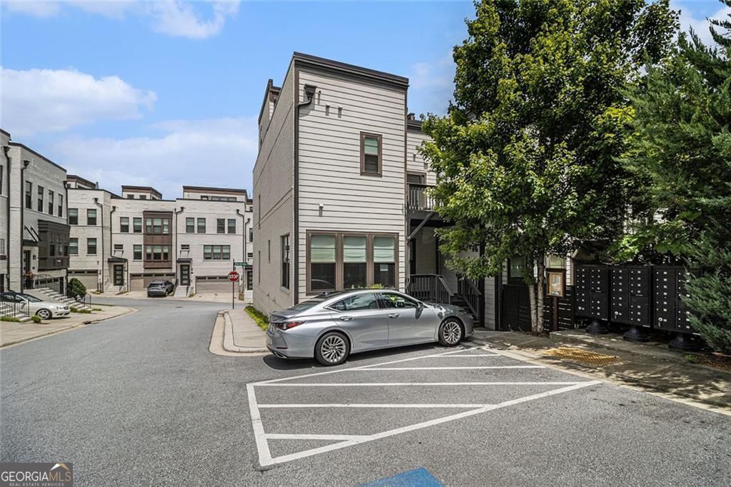 Atlanta, Georgia, 30324, United States, 4 Bedrooms Bedrooms, ,5 BathroomsBathrooms,Residential,For Sale,1909913