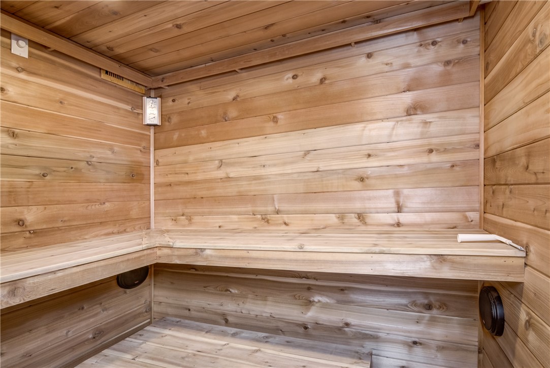 Eau Claire, Wisconsin, 54701, United States, 5 Bedrooms Bedrooms, ,4 BathroomsBathrooms,Residential,For Sale,1976179