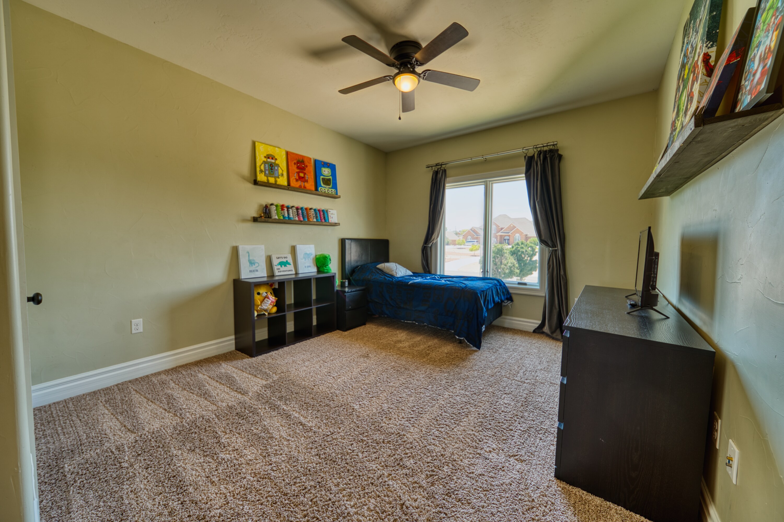 Carlsbad, New Mexico, 88220, United States, 5 Bedrooms Bedrooms, ,4 BathroomsBathrooms,Residential,For Sale,1974334