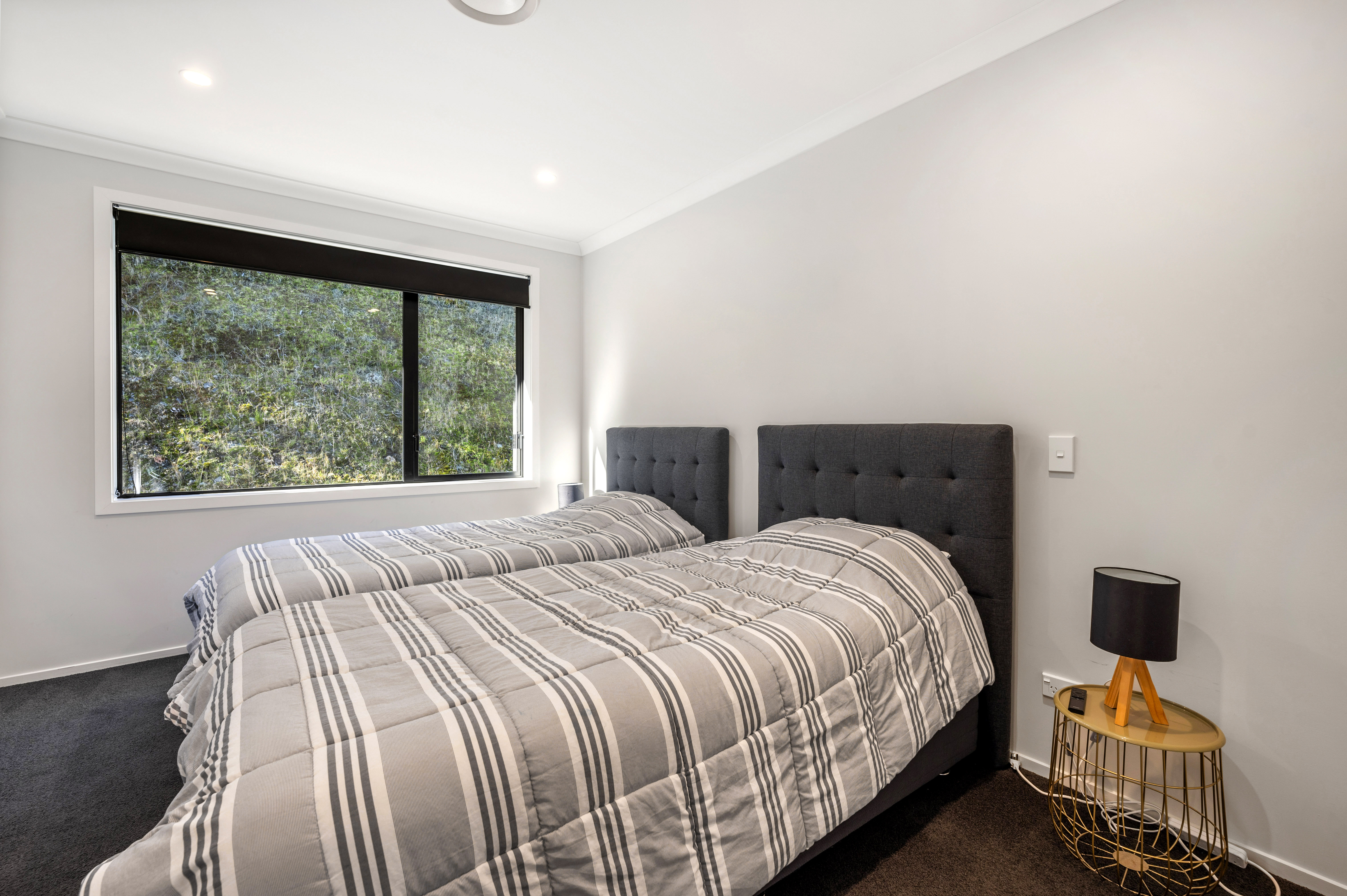  Sleek Contemporary with Lake Views - 物件實景