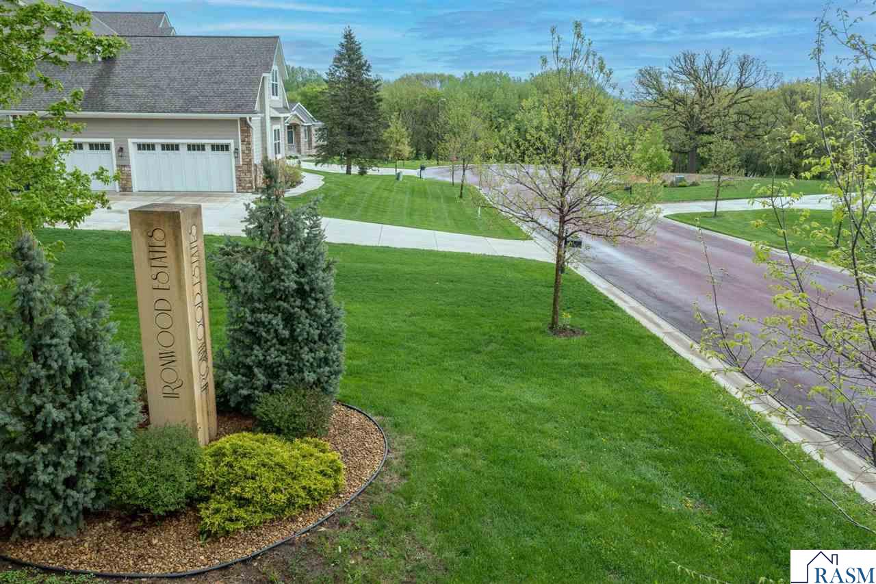 Mankato, Minnesota, 56001, United States, 3 Bedrooms Bedrooms, ,2 BathroomsBathrooms,Residential,For Sale,2001541