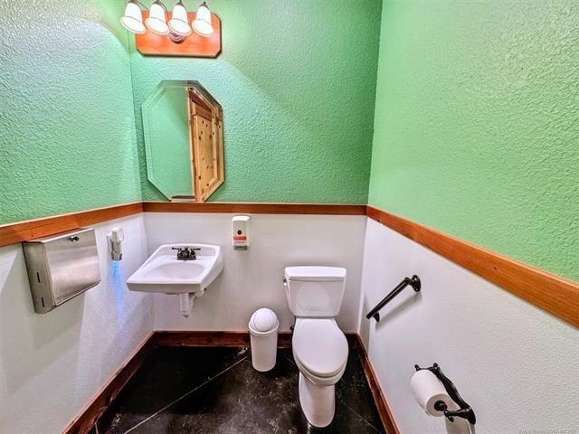 Cookson, Oklahoma, 74427, United States, 8 Bedrooms Bedrooms, ,10 BathroomsBathrooms,Residential,For Sale,1825365