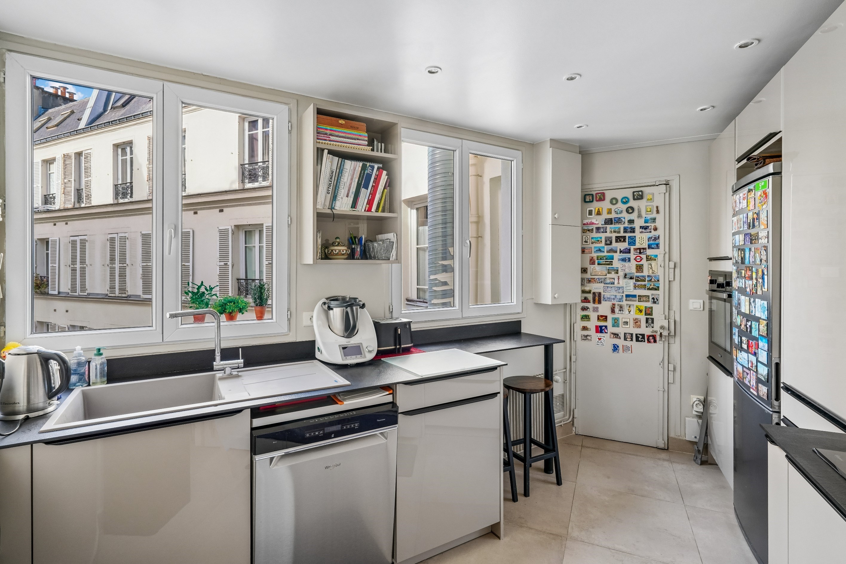  CHAMPS-ÉLYSÉES – MATIGNON - HAUSSMANNIAN ELEGANCE IN A 2 BEDROOM HAVEN - 物件實景