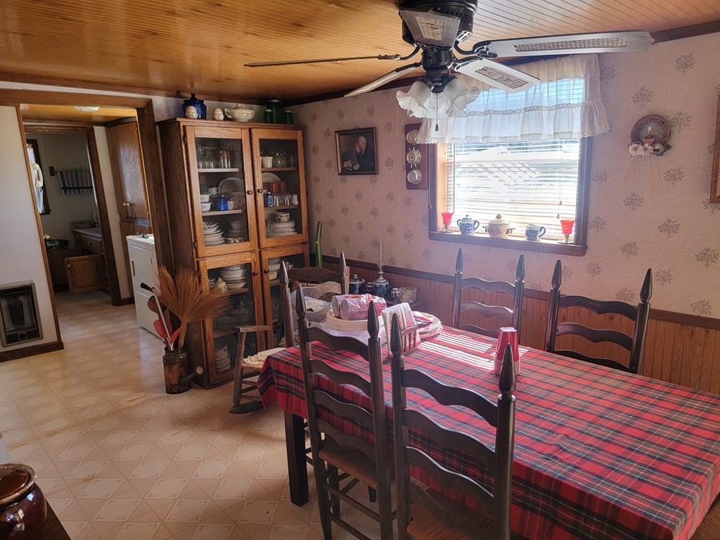 Hayesville, North Carolina, 28904, United States, 3 Bedrooms Bedrooms, ,1 BathroomBathrooms,Residential,For Sale,1887043