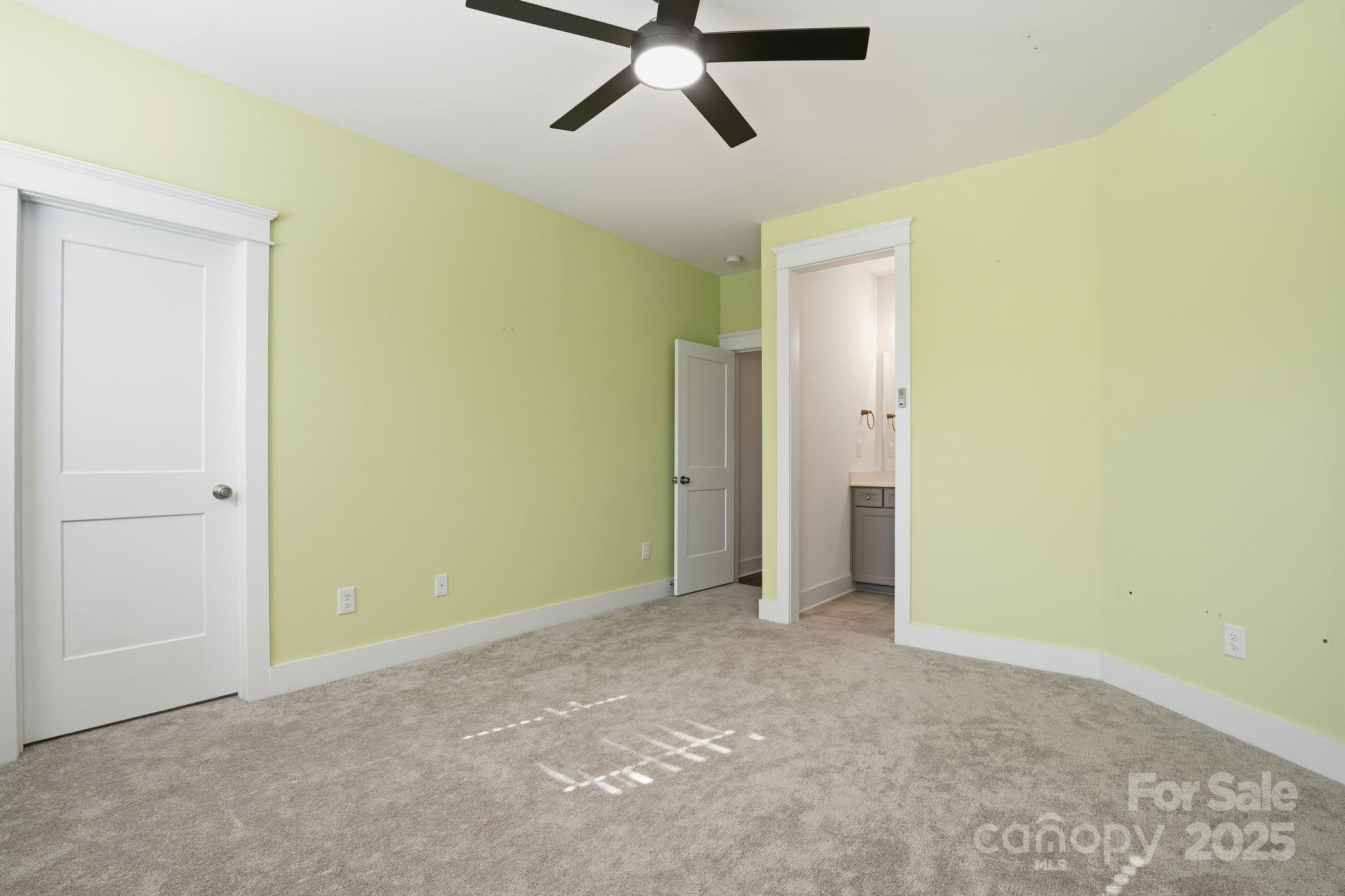 Huntersville, North Carolina, 28078, United States, 6 Bedrooms Bedrooms, ,5 BathroomsBathrooms,Residential,For Sale,1988370