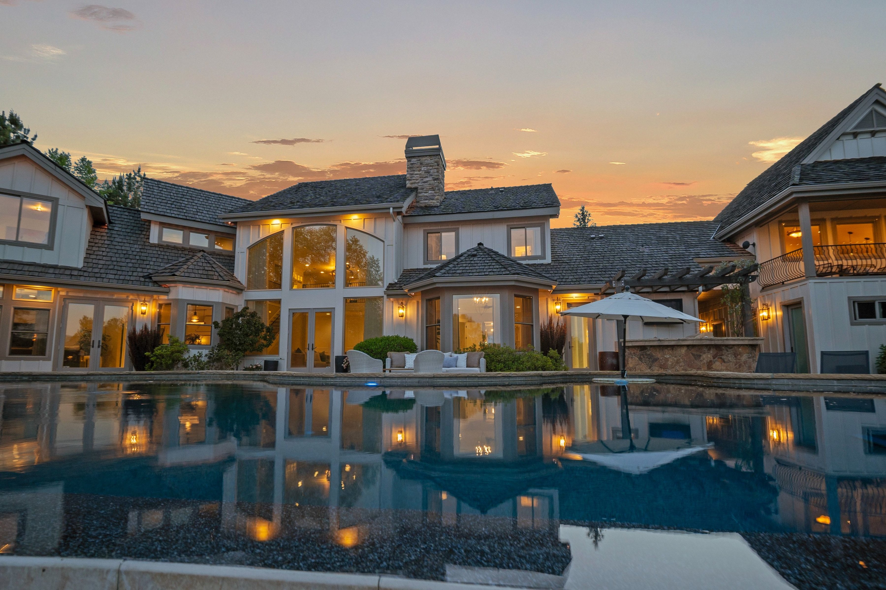  Gated Waterfront Luxury in Eagle’s Prestigious Pointe at Two Rivers - 物件實景