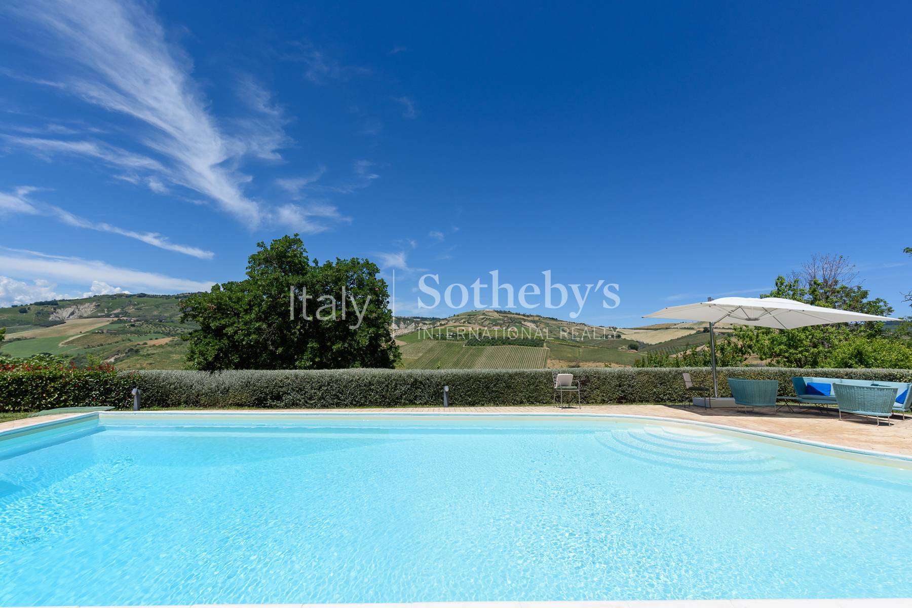  Renovated estate with pool and panoramic view - 物件實景