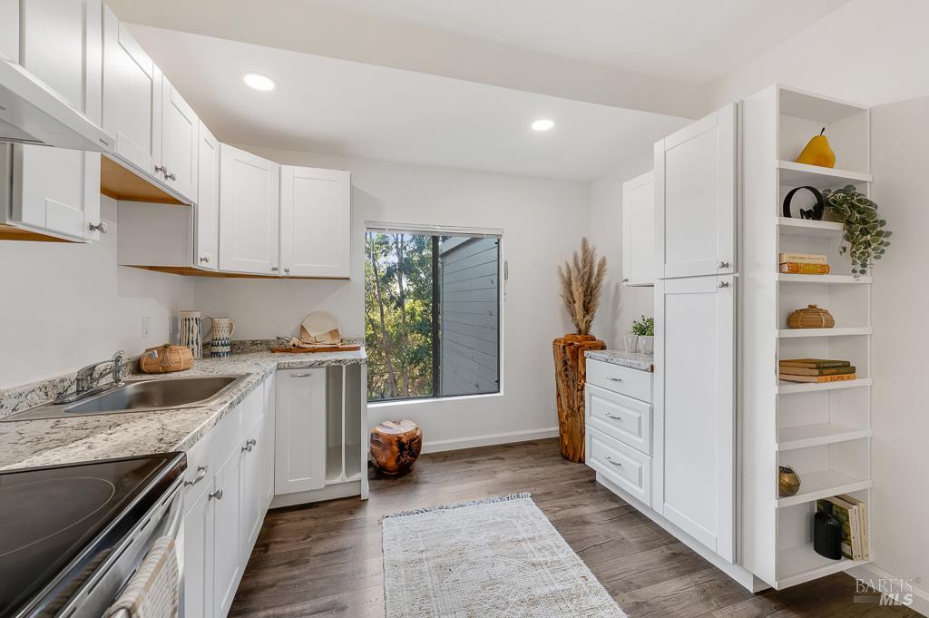Sebastopol, California, 95472, United States, 3 Bedrooms Bedrooms, ,3 BathroomsBathrooms,Residential,For Sale,1938553
