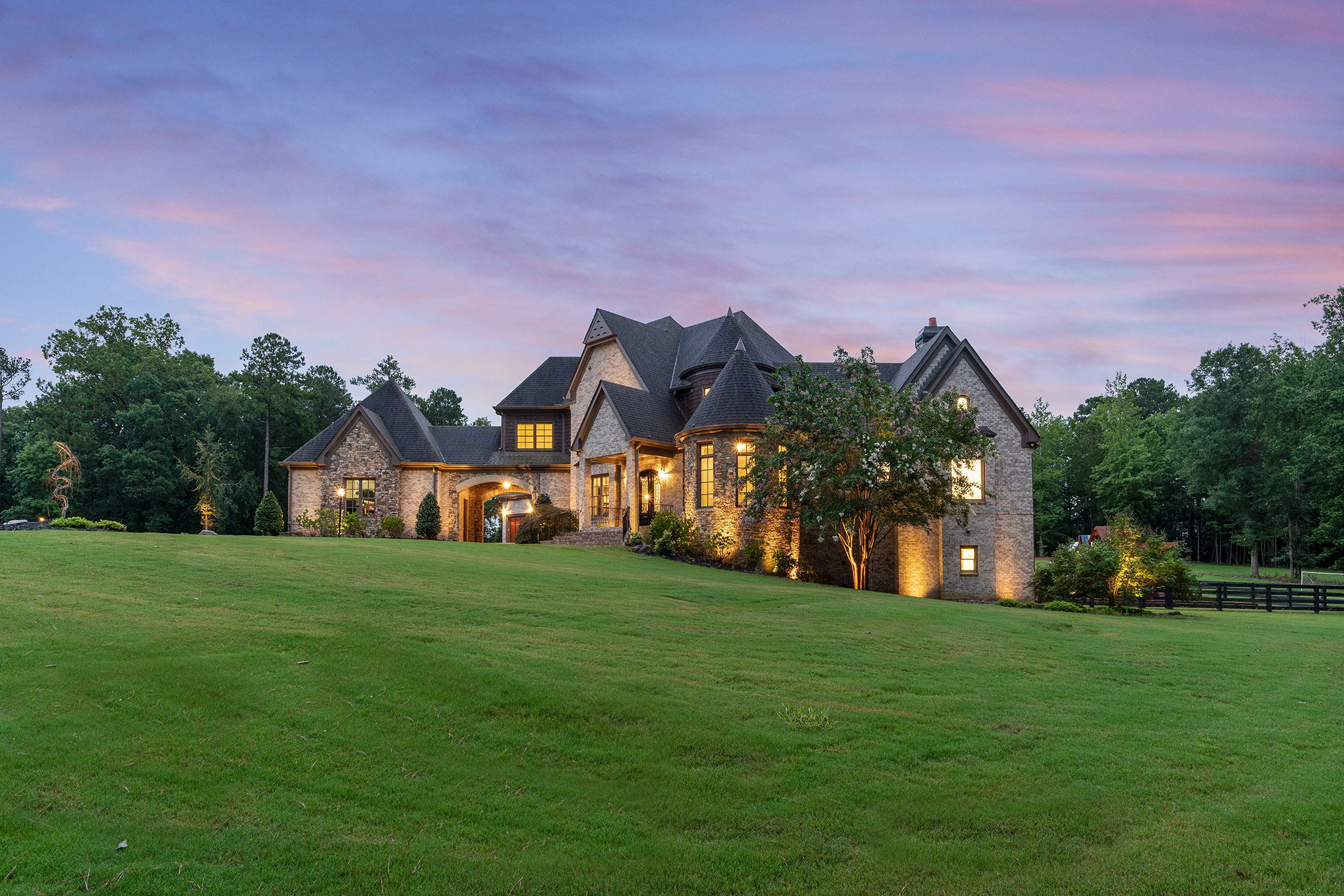  Old World Charm Meets Modern Luxury on This Milton Estate - 物件實景